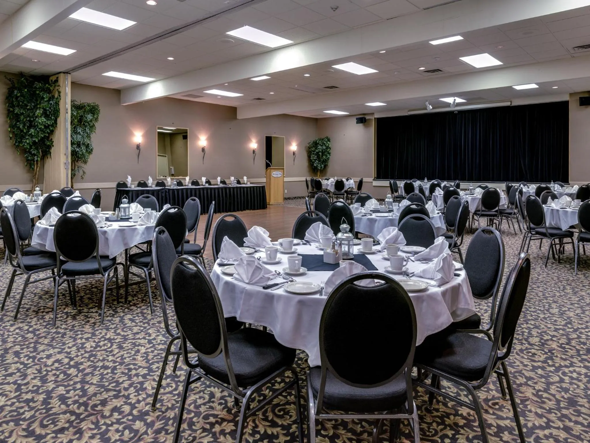 Food and drinks in Heritage Inn Hotel & Convention Centre - Cranbrook