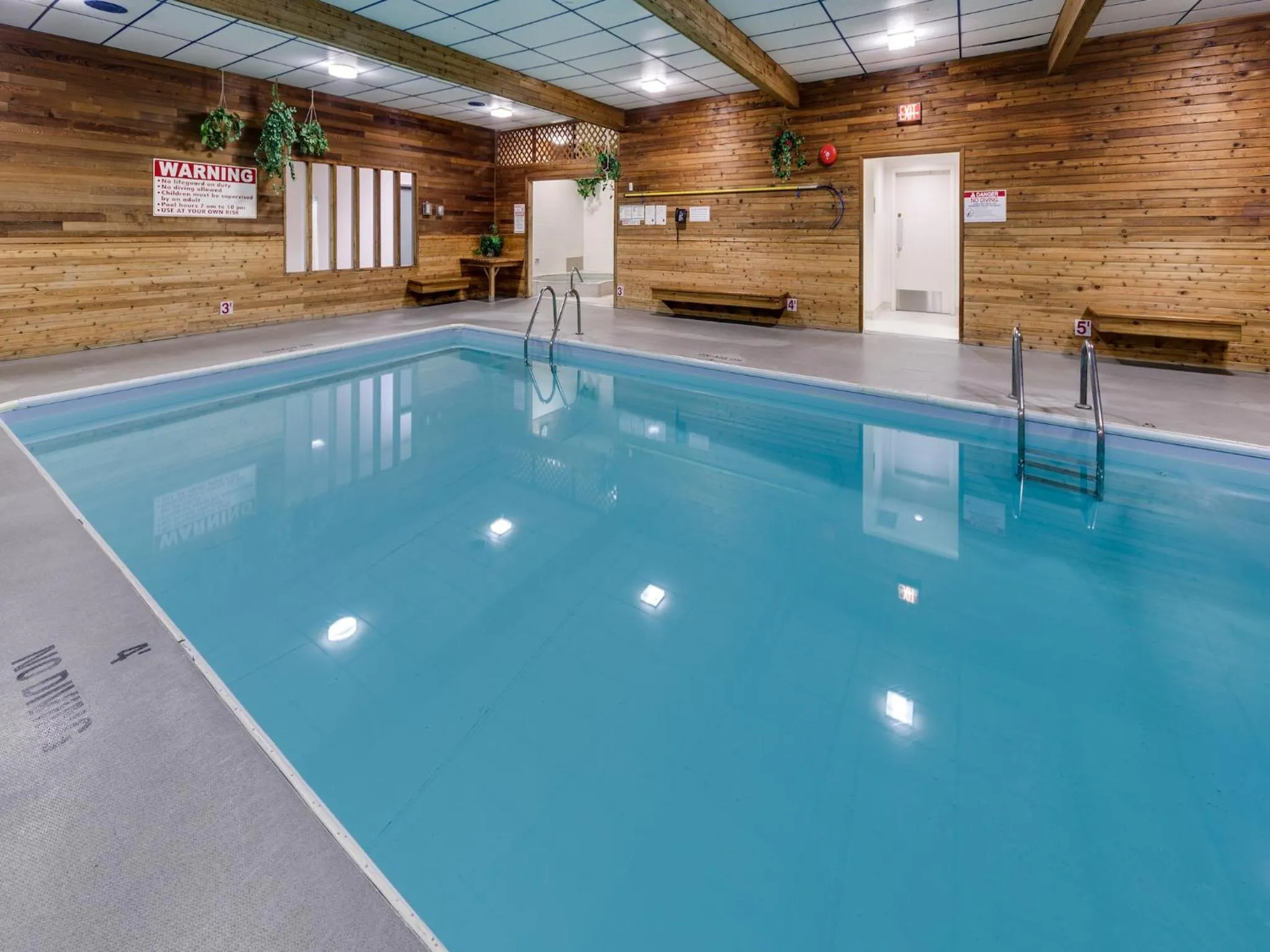 Hot Tub in Heritage Inn Hotel & Convention Centre - Cranbrook