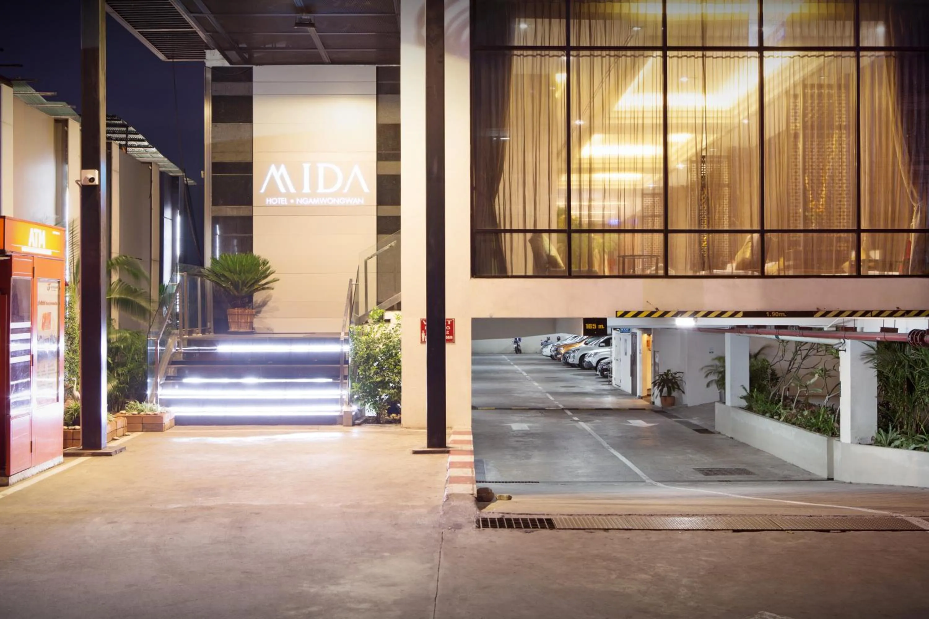 Facade/entrance in Mida Hotel Ngamwongwan - SHA Plus