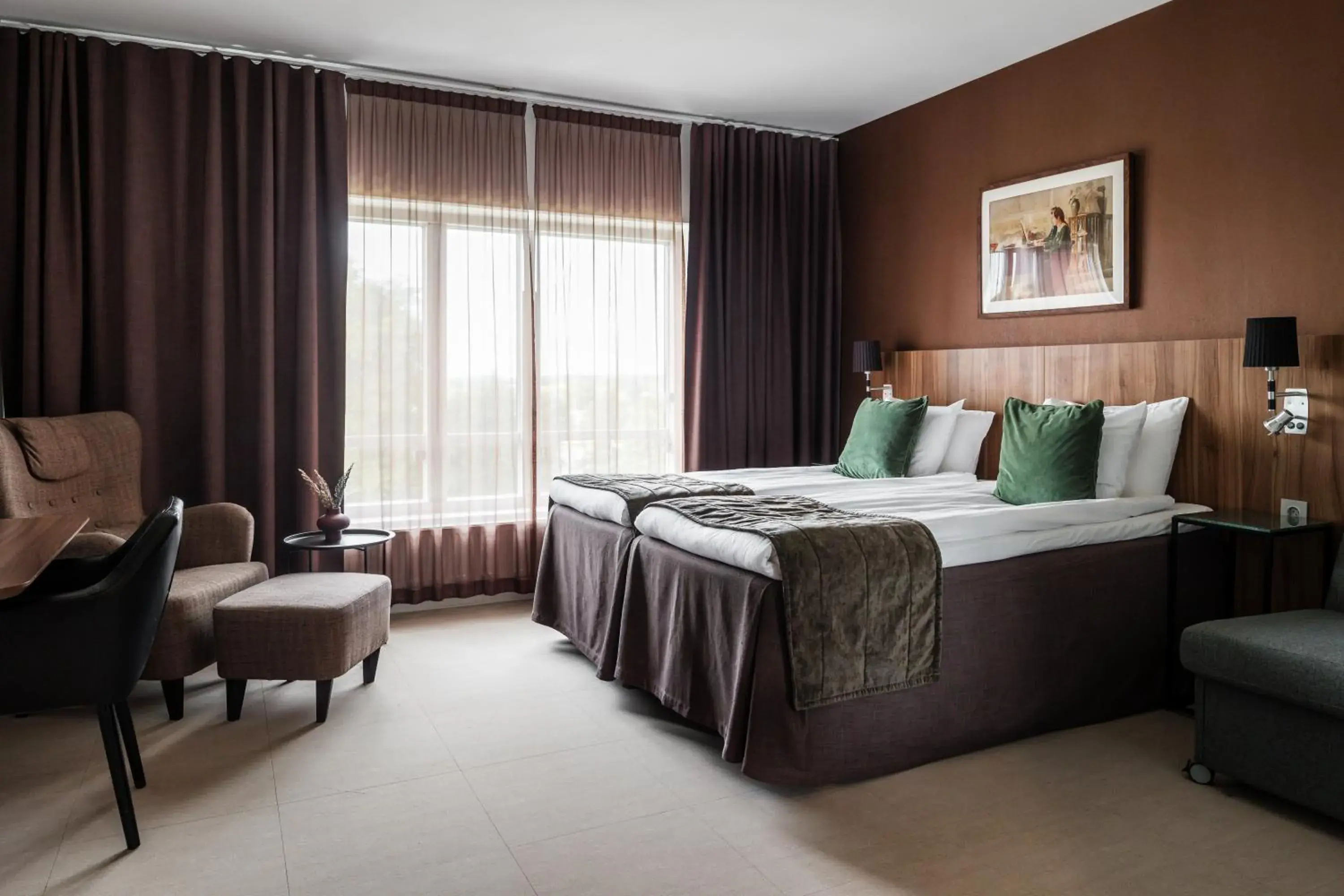 Superior Triple Room with King Bed - Non-Smoking in Skara Konsthotell Superior Triple Room with King Bed - Non-Smoking in Skara Konsthotell