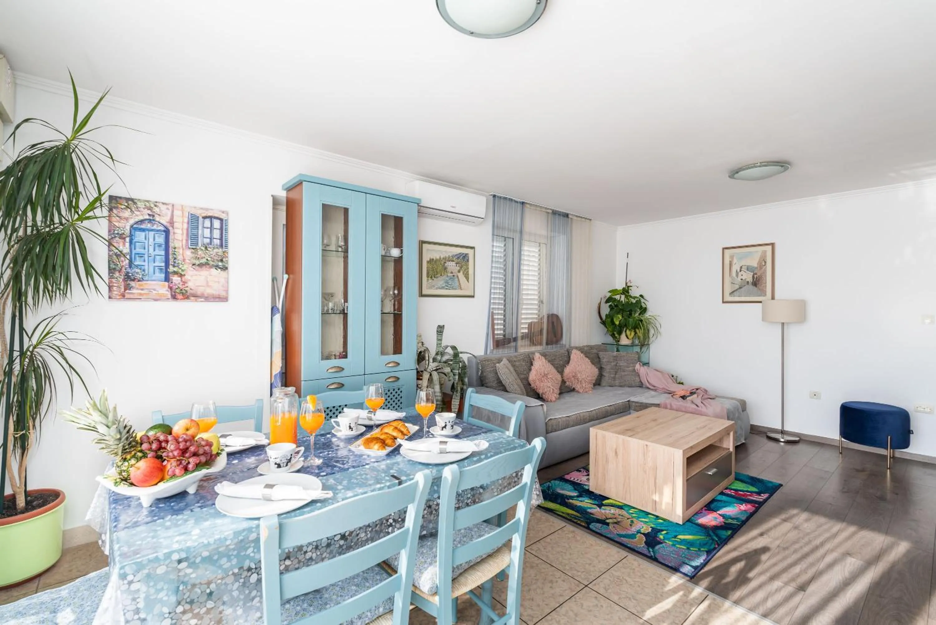 Living room in Apartments and Room Lora