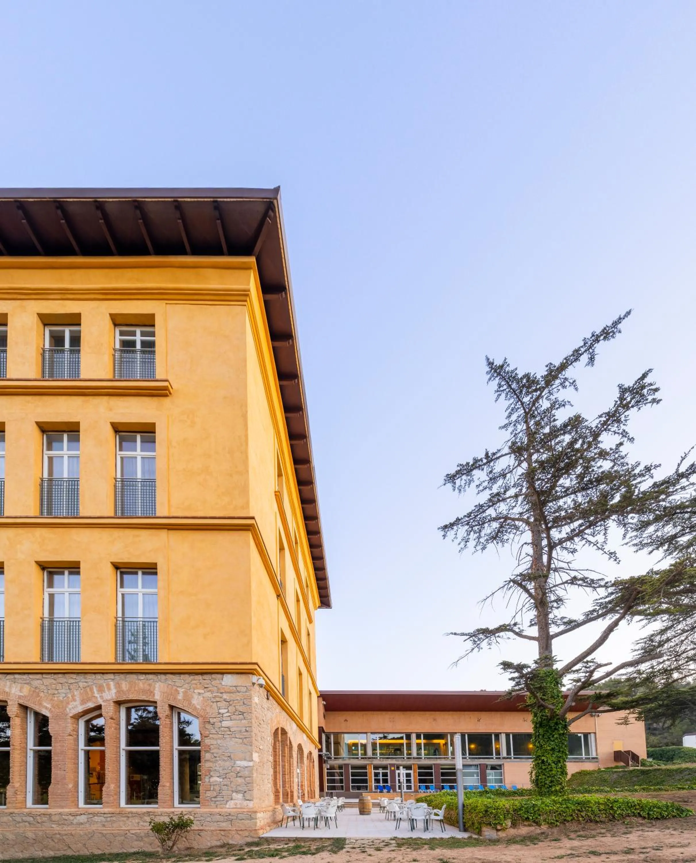 Property building in Iberik Rocallaura Balneari