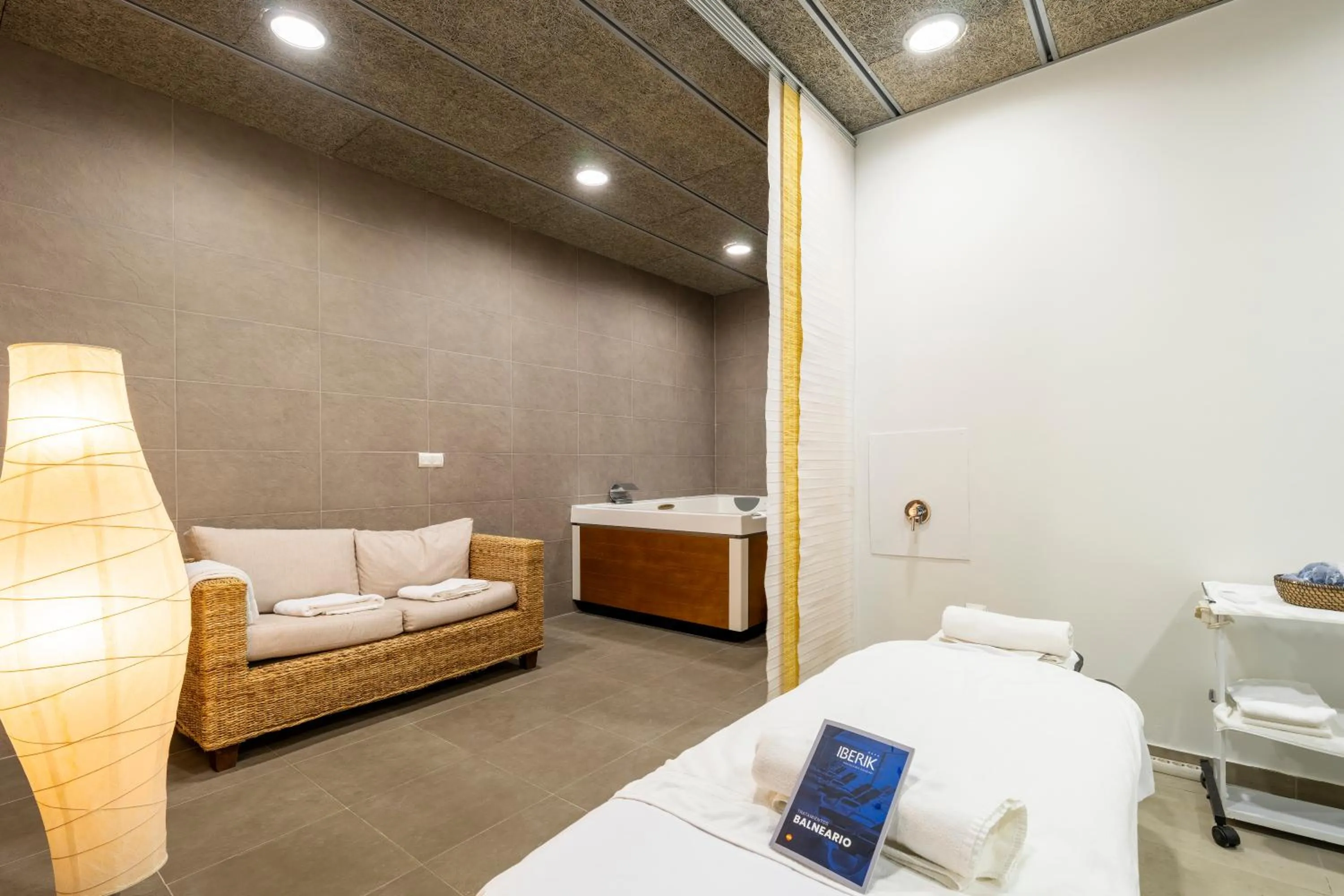 Spa and wellness centre/facilities, Bed in Iberik Rocallaura Balneari