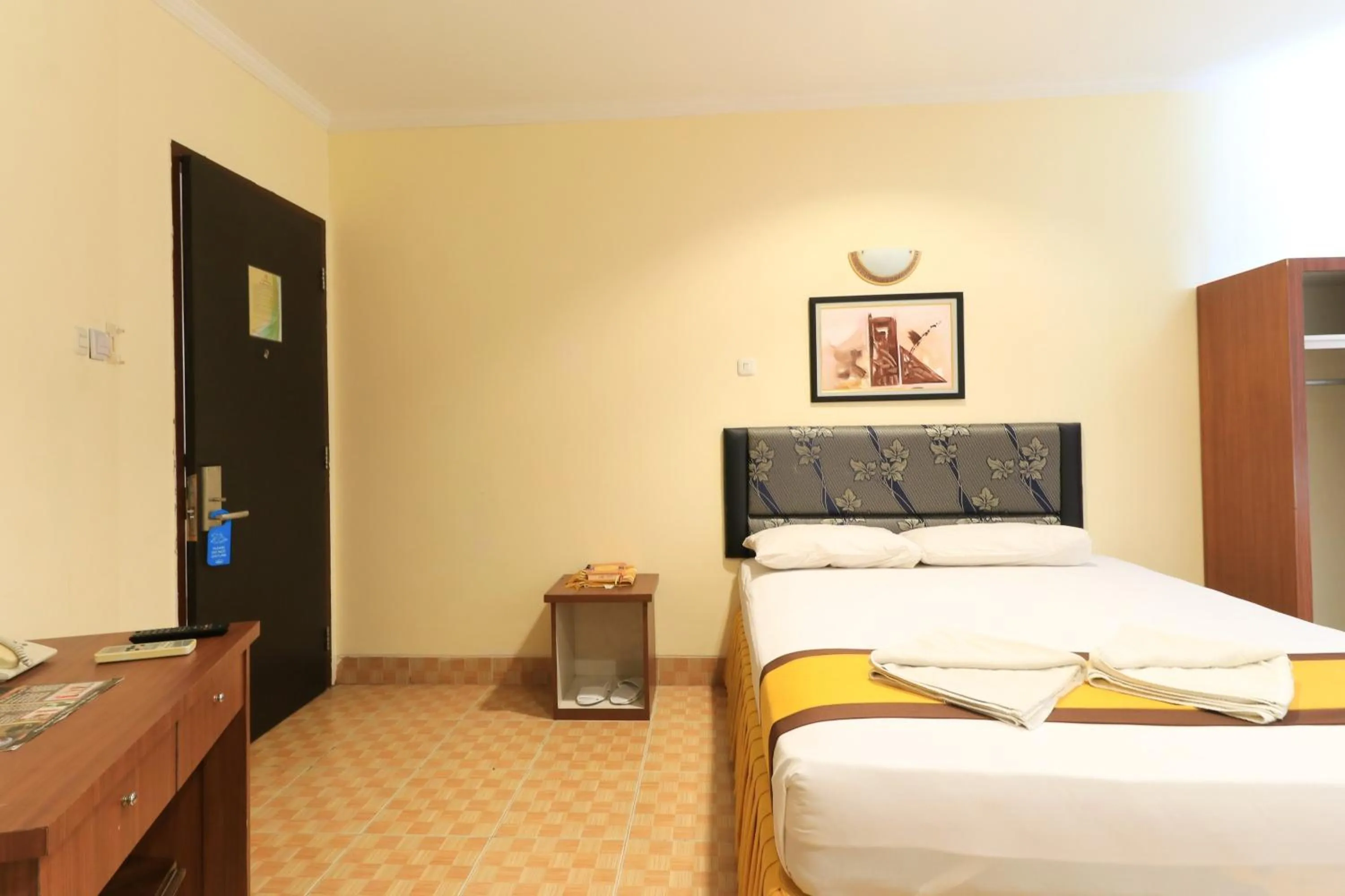 Bedroom, Bed in Al-Badar Hotel Syariah Makassar