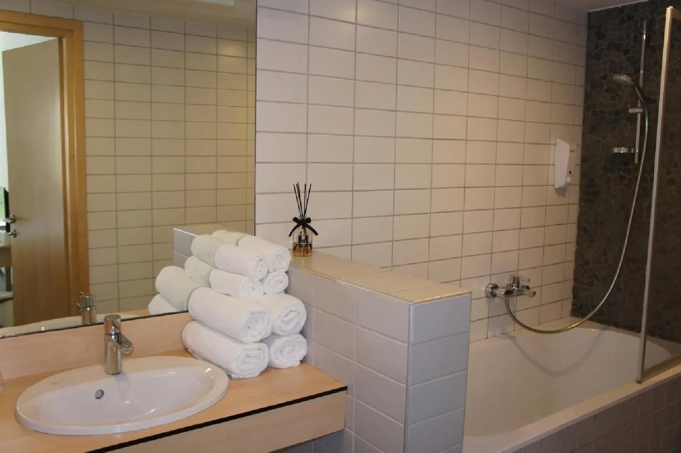 Bathroom in Zaliasis slenis - Self check-in hotel - Free parking