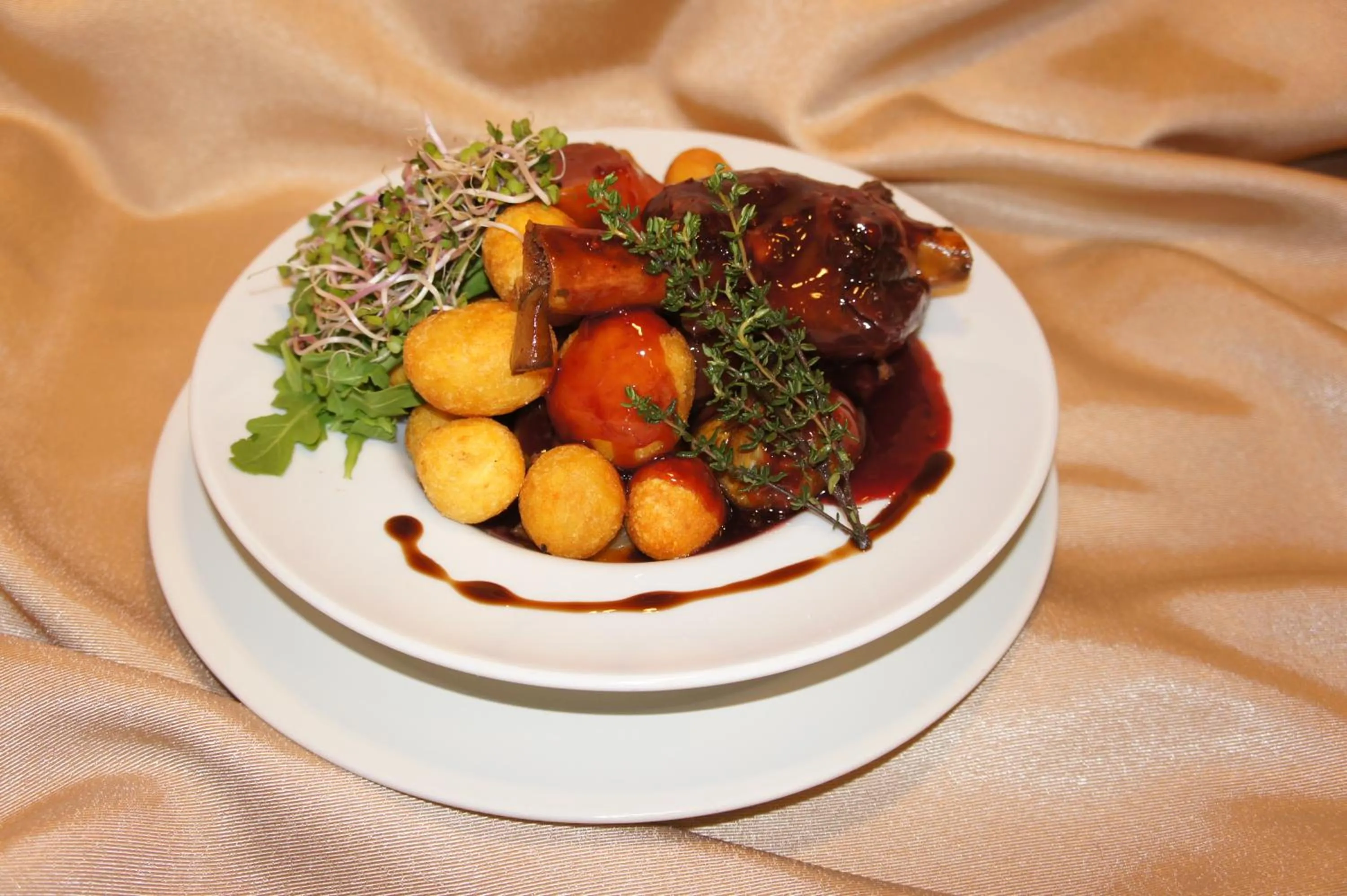 Restaurant/places to eat in Zaliasis slenis - Self check-in hotel - Free parking