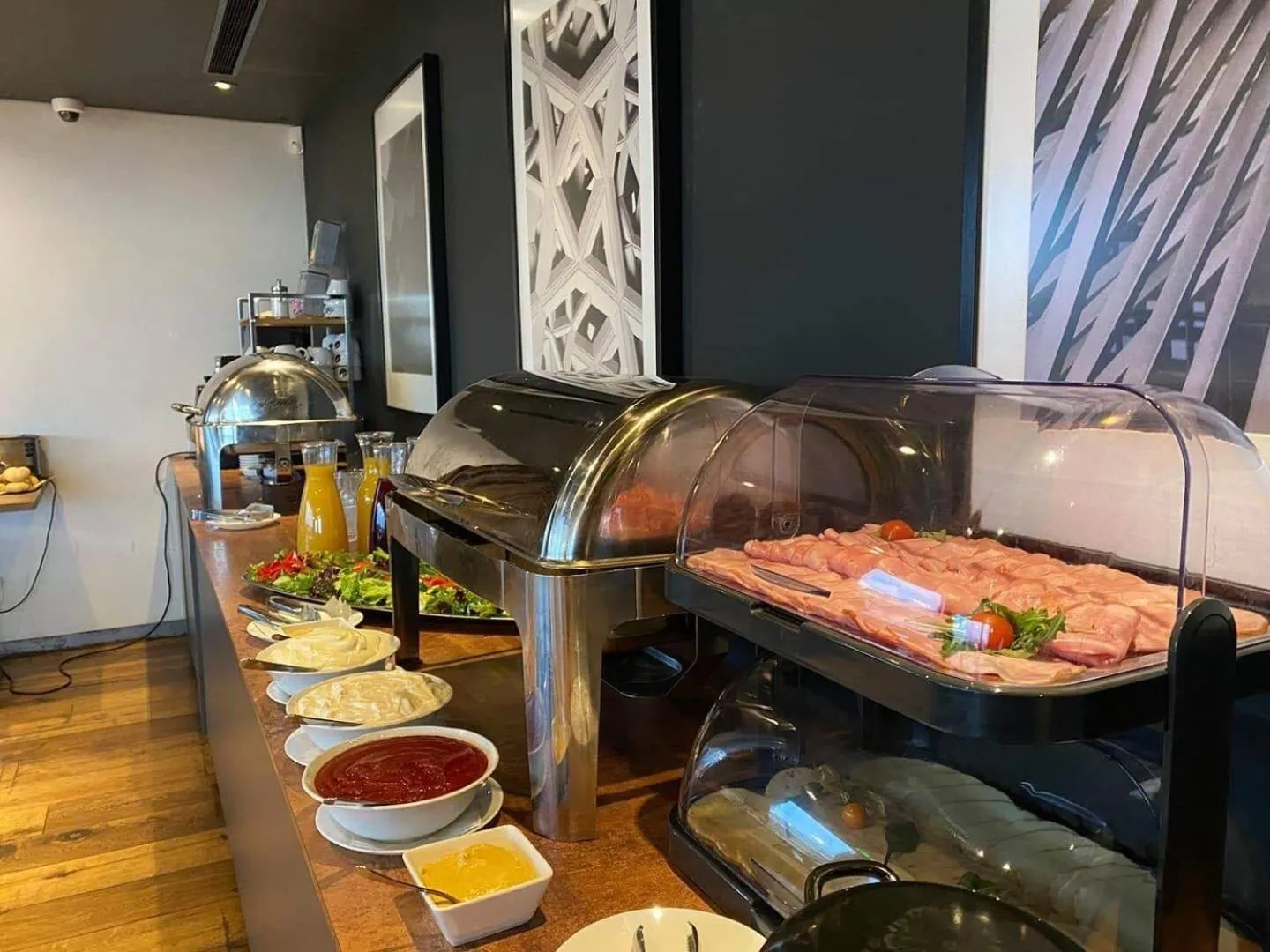 Continental breakfast in Zaliasis slenis - Self check-in hotel - Free parking