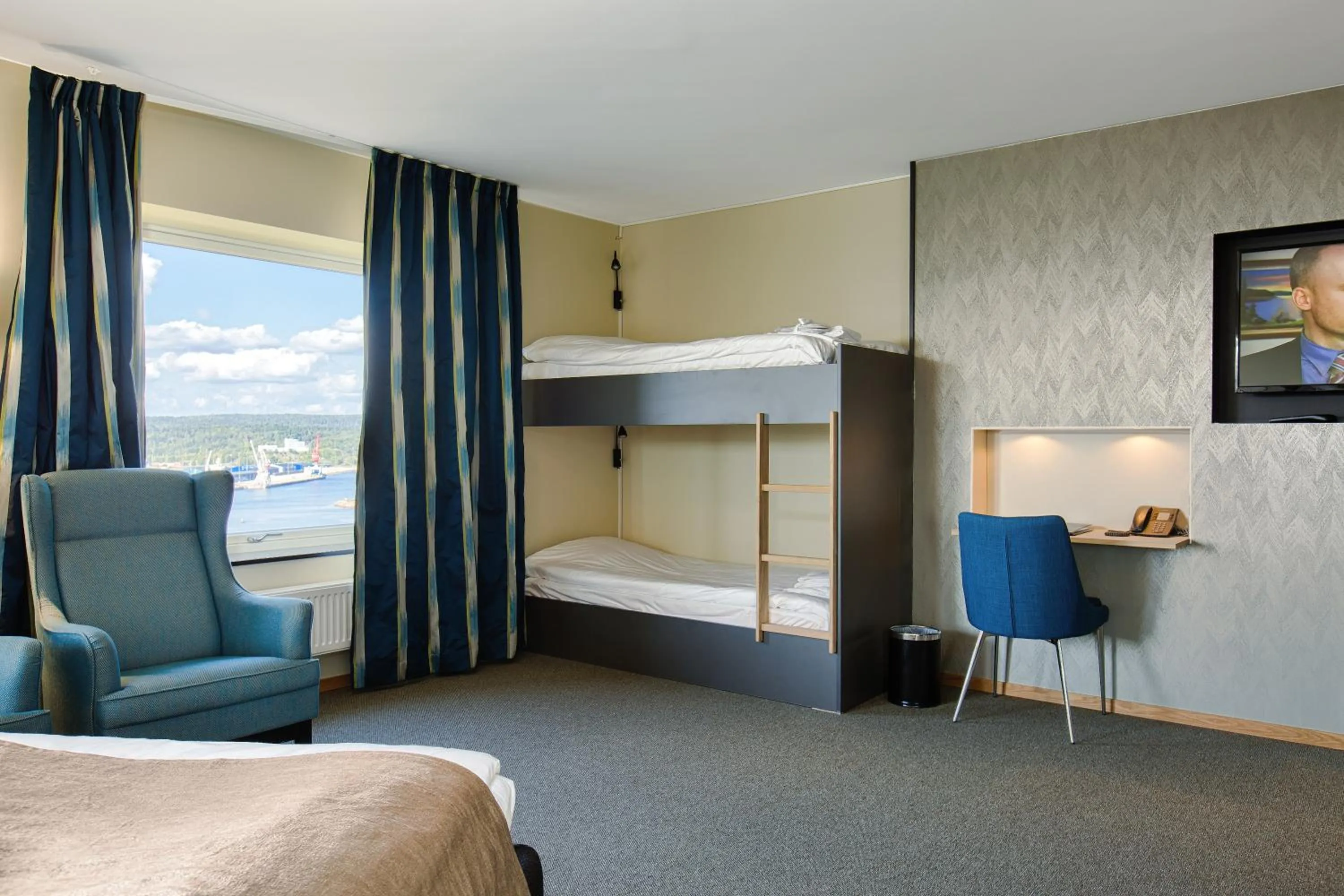 Photo of the whole room, Bed in Bohusgården Hotell & Konferens