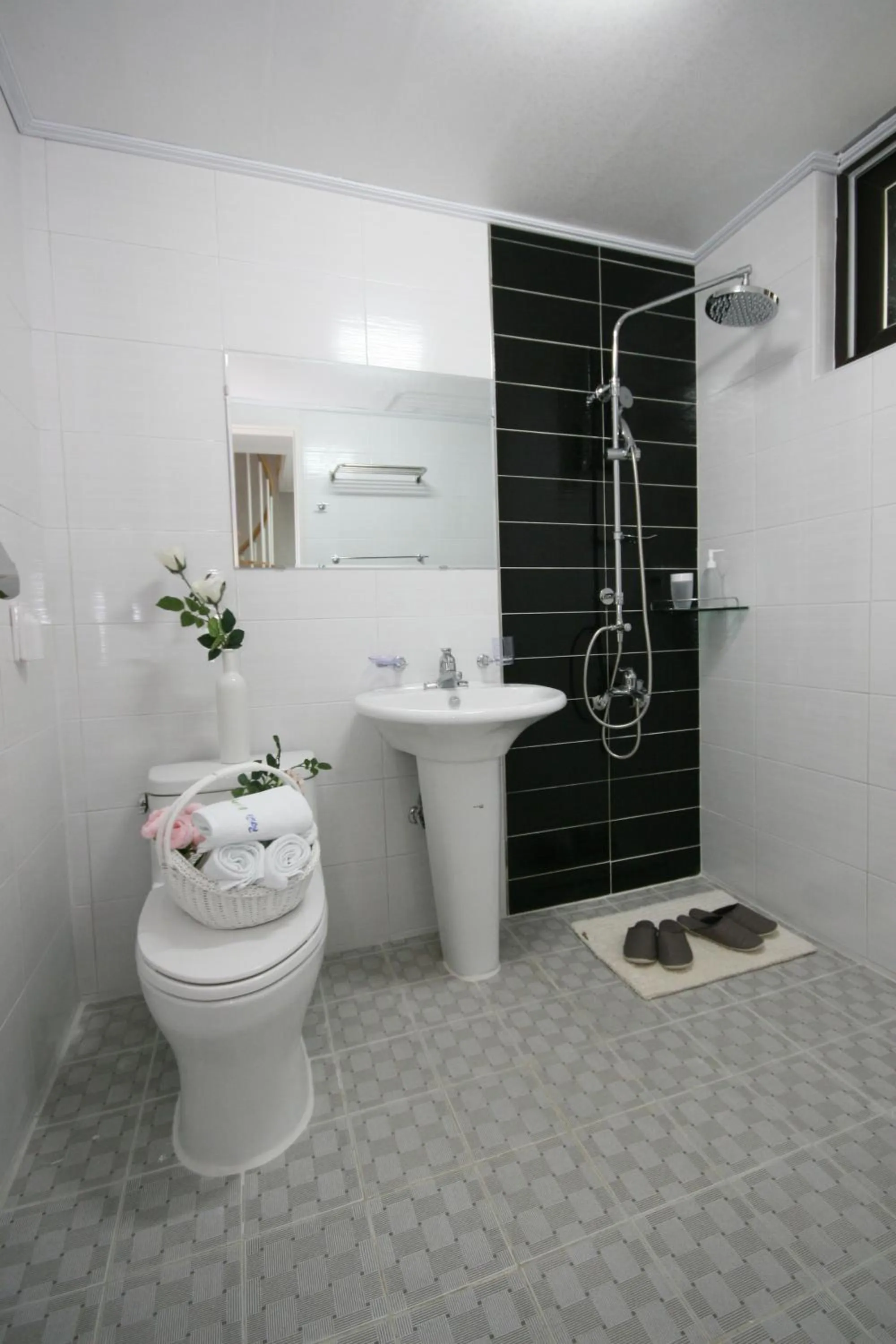 Bathroom in Forest of Color Pension