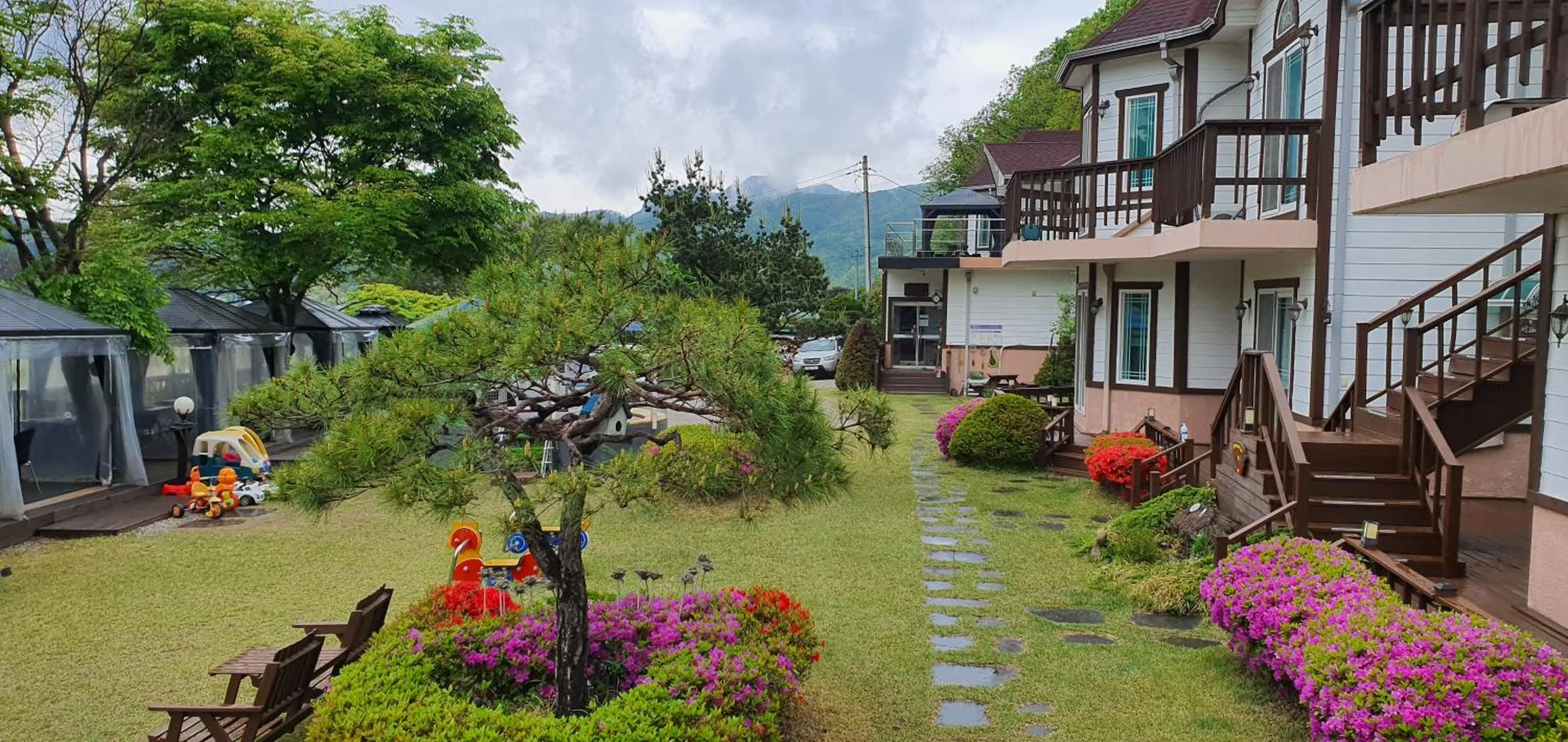 Property building in Forest of Color Pension