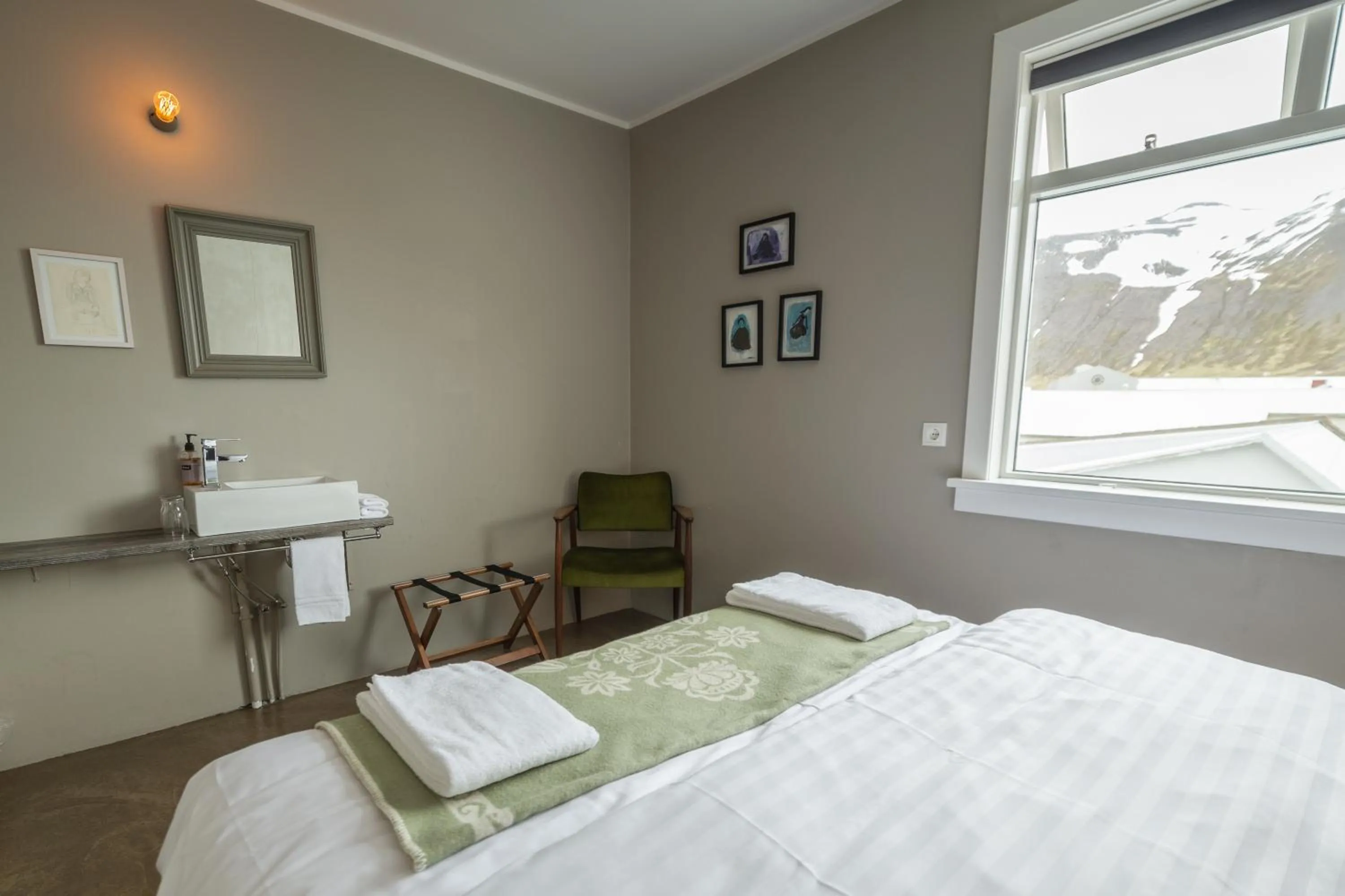 Photo of the whole room, Bed in Hotel Siglunes