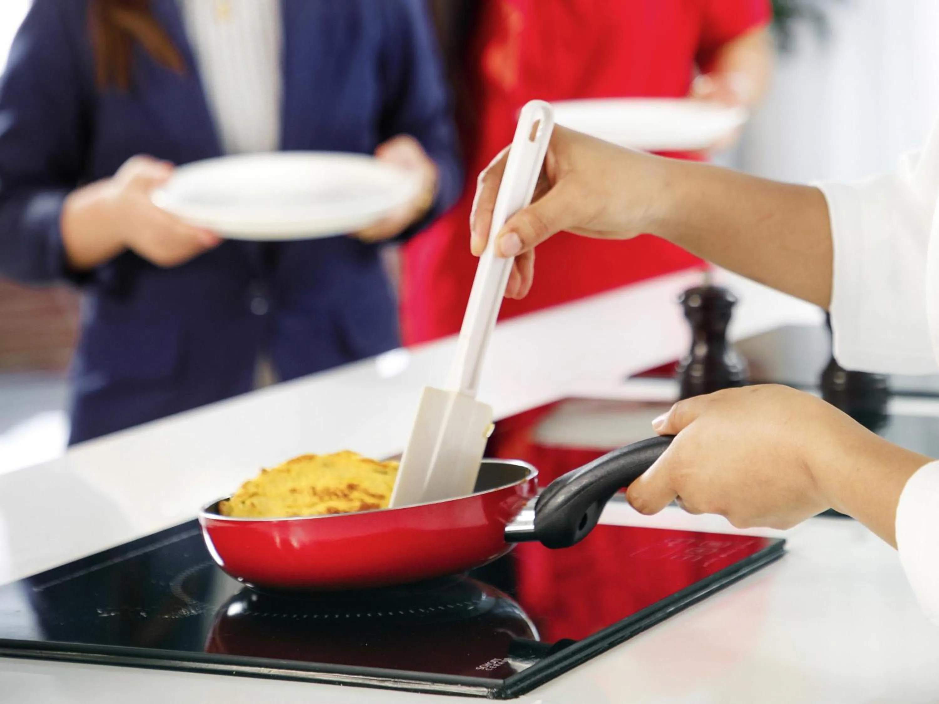 Restaurant/places to eat in Novotel Abu Dhabi Gate