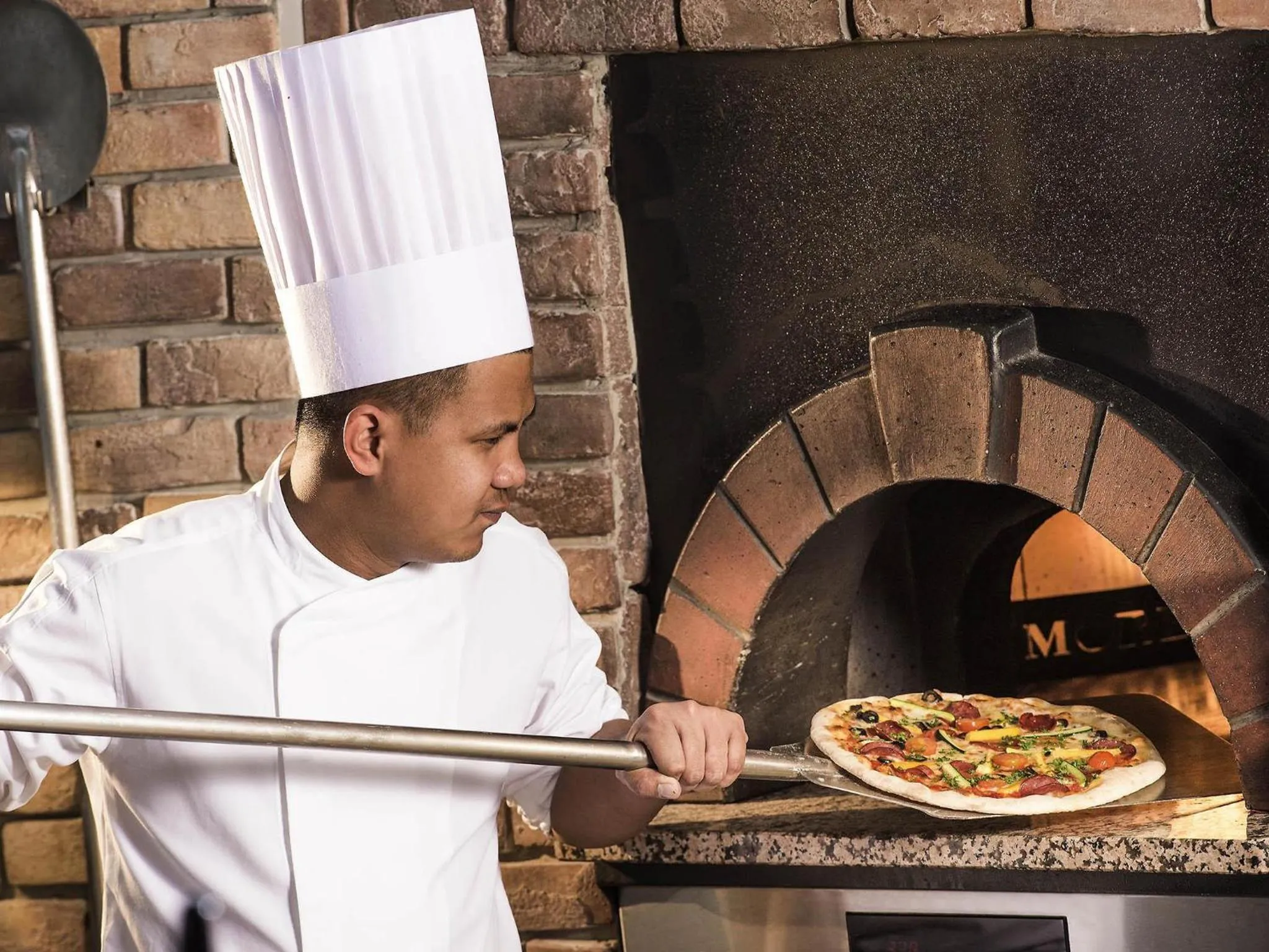 Restaurant/places to eat in Novotel Abu Dhabi Gate