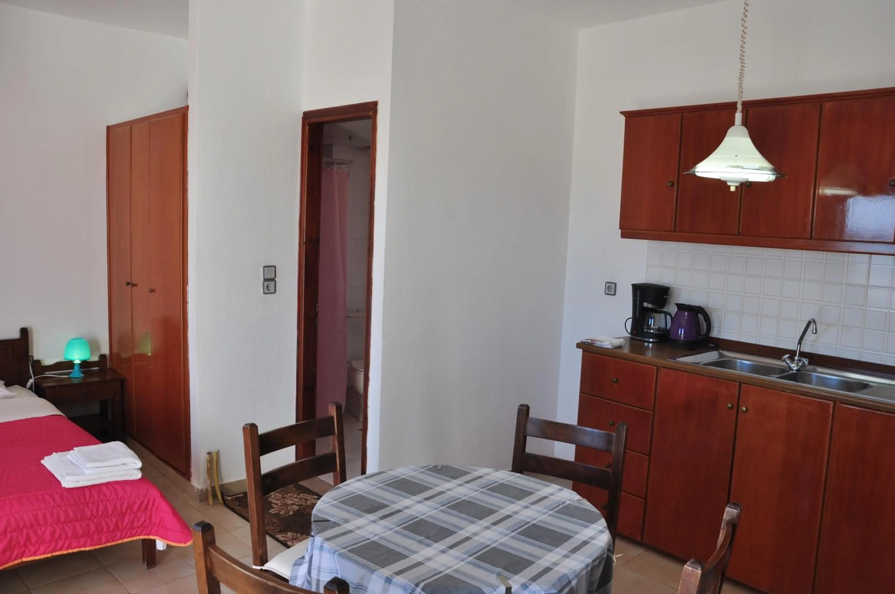 Coffee/tea facilities, Bed in Flamingo Apartments