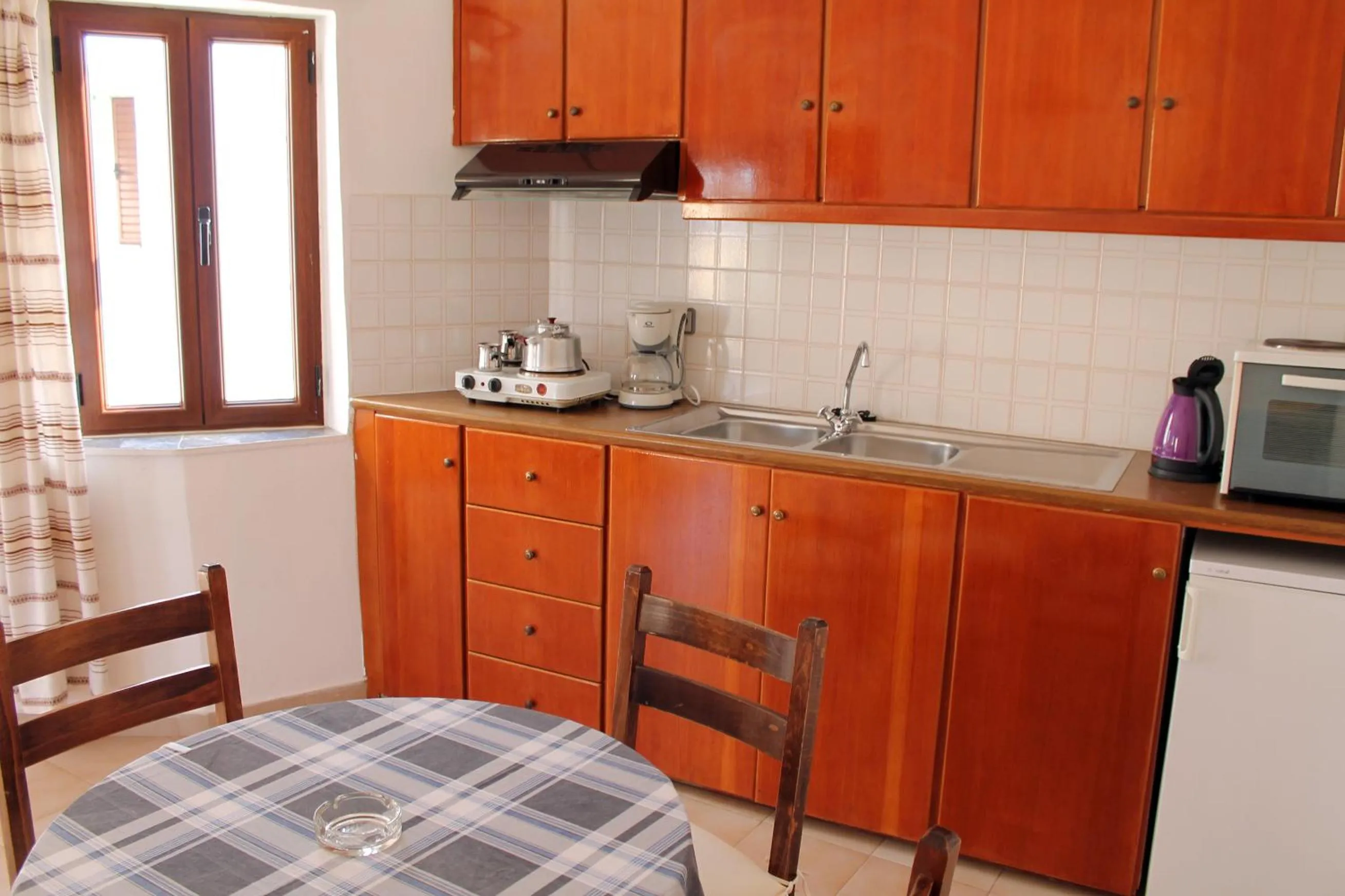 Dining area in Flamingo Apartments
