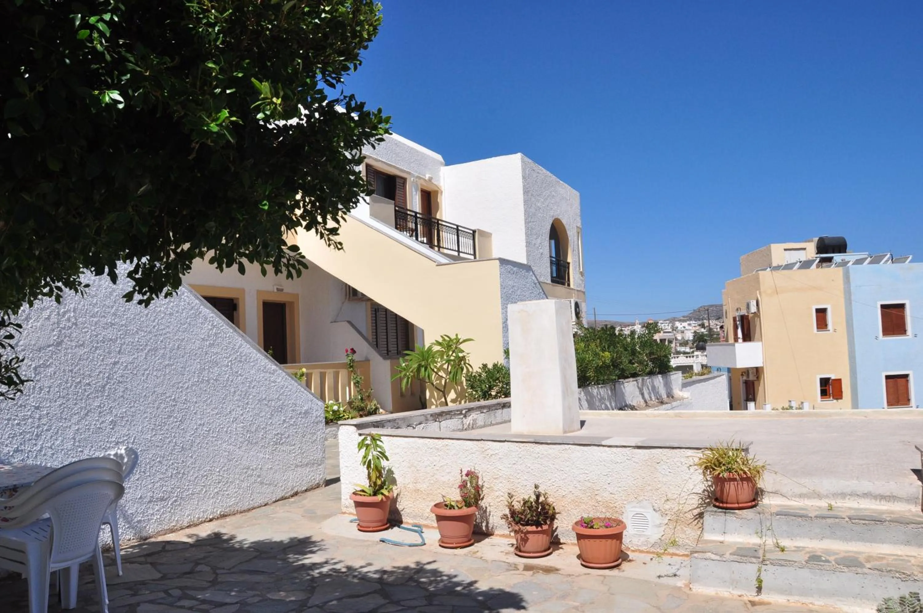 Garden in Flamingo Apartments