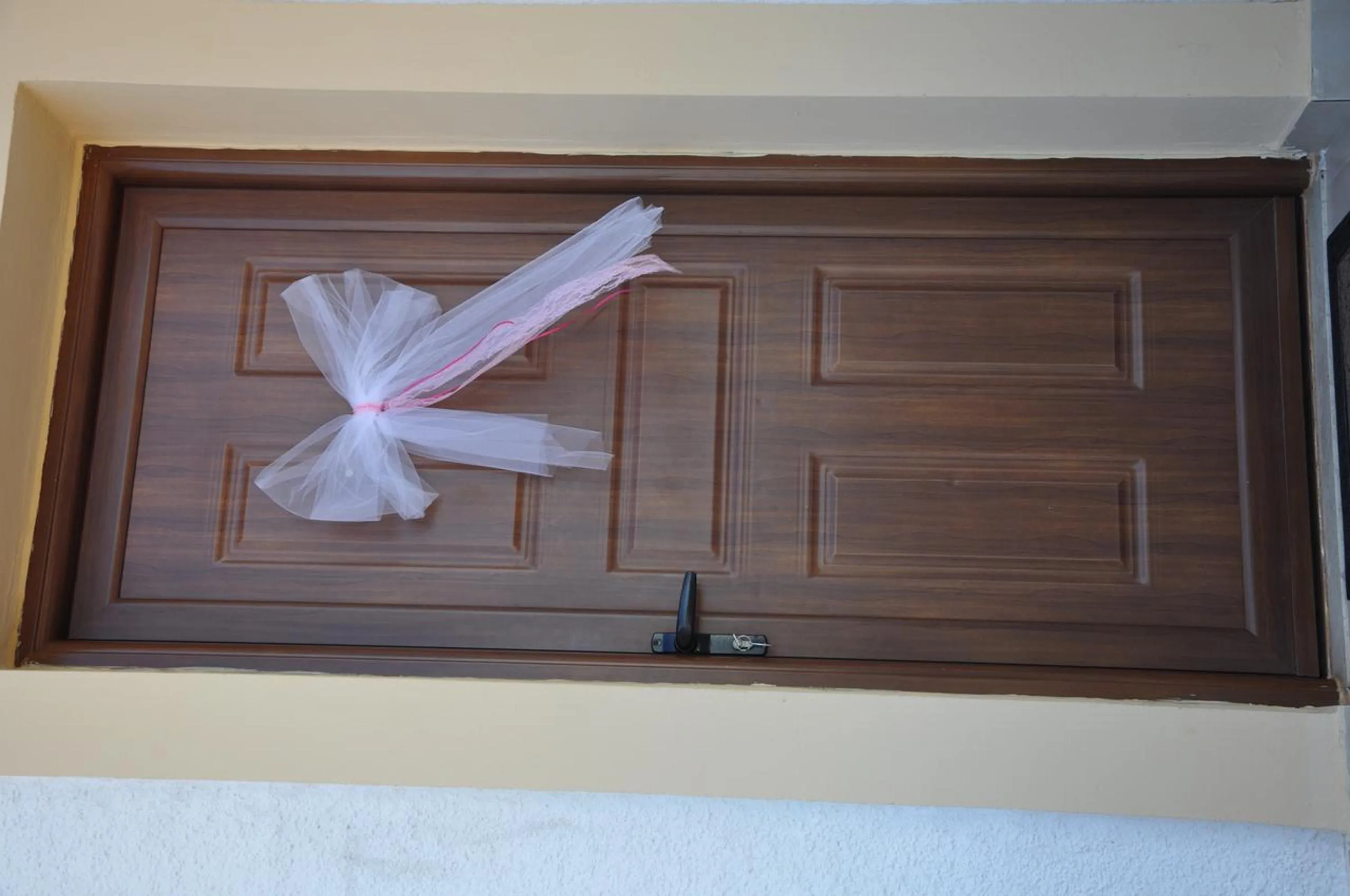 Decorative detail in Flamingo Apartments