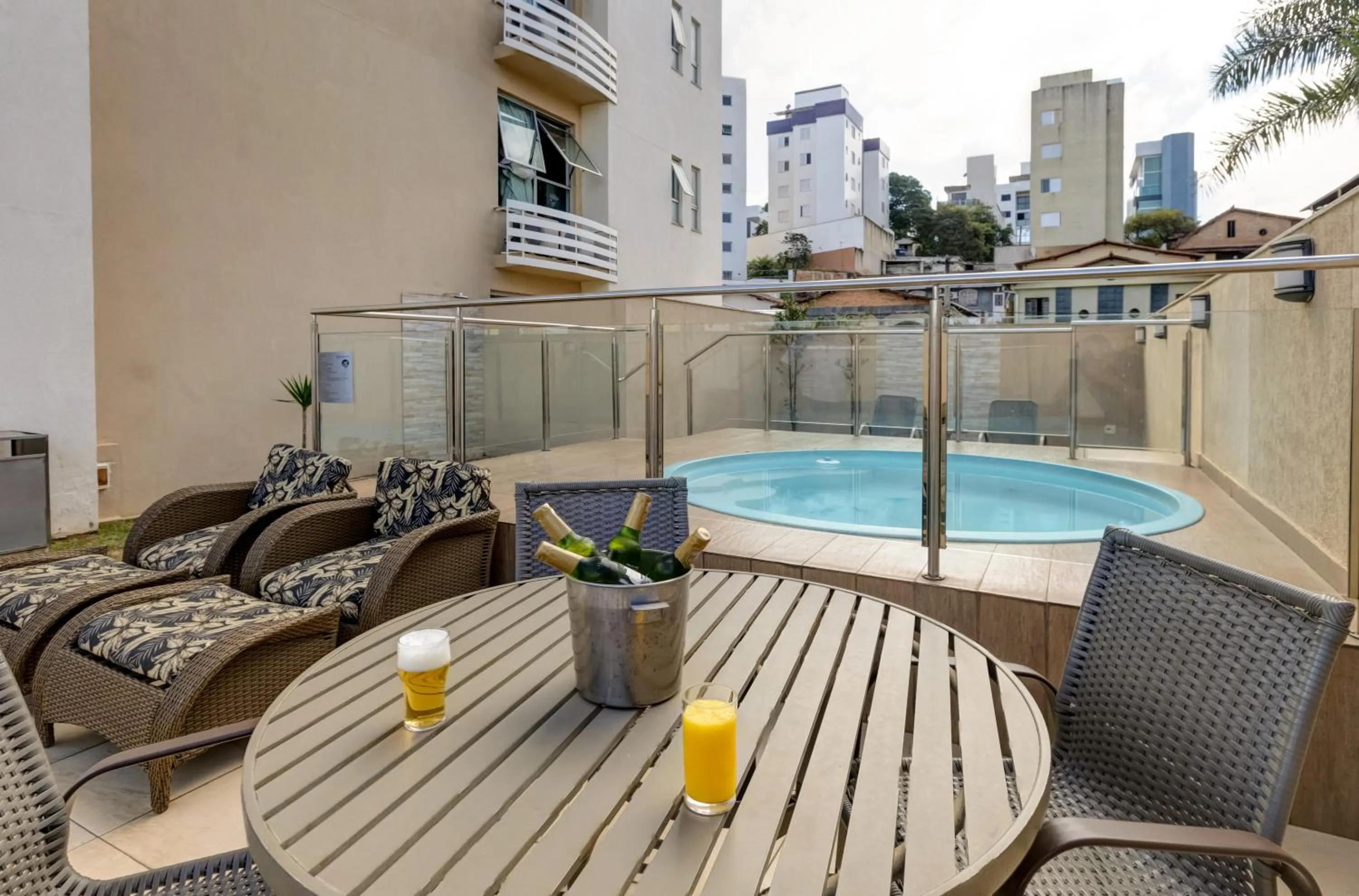 Swimming pool in BH Jaraguá Hotel