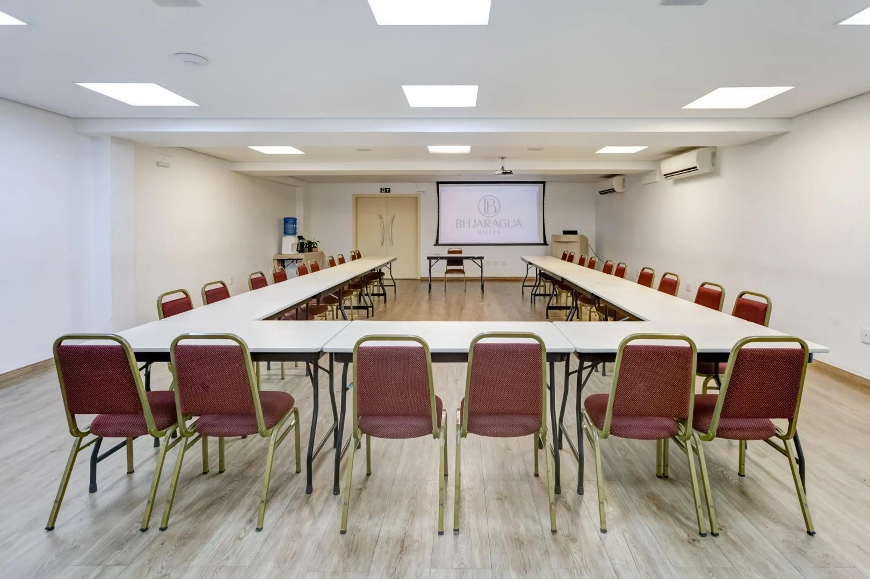 Meeting/conference room in BH Jaraguá Hotel