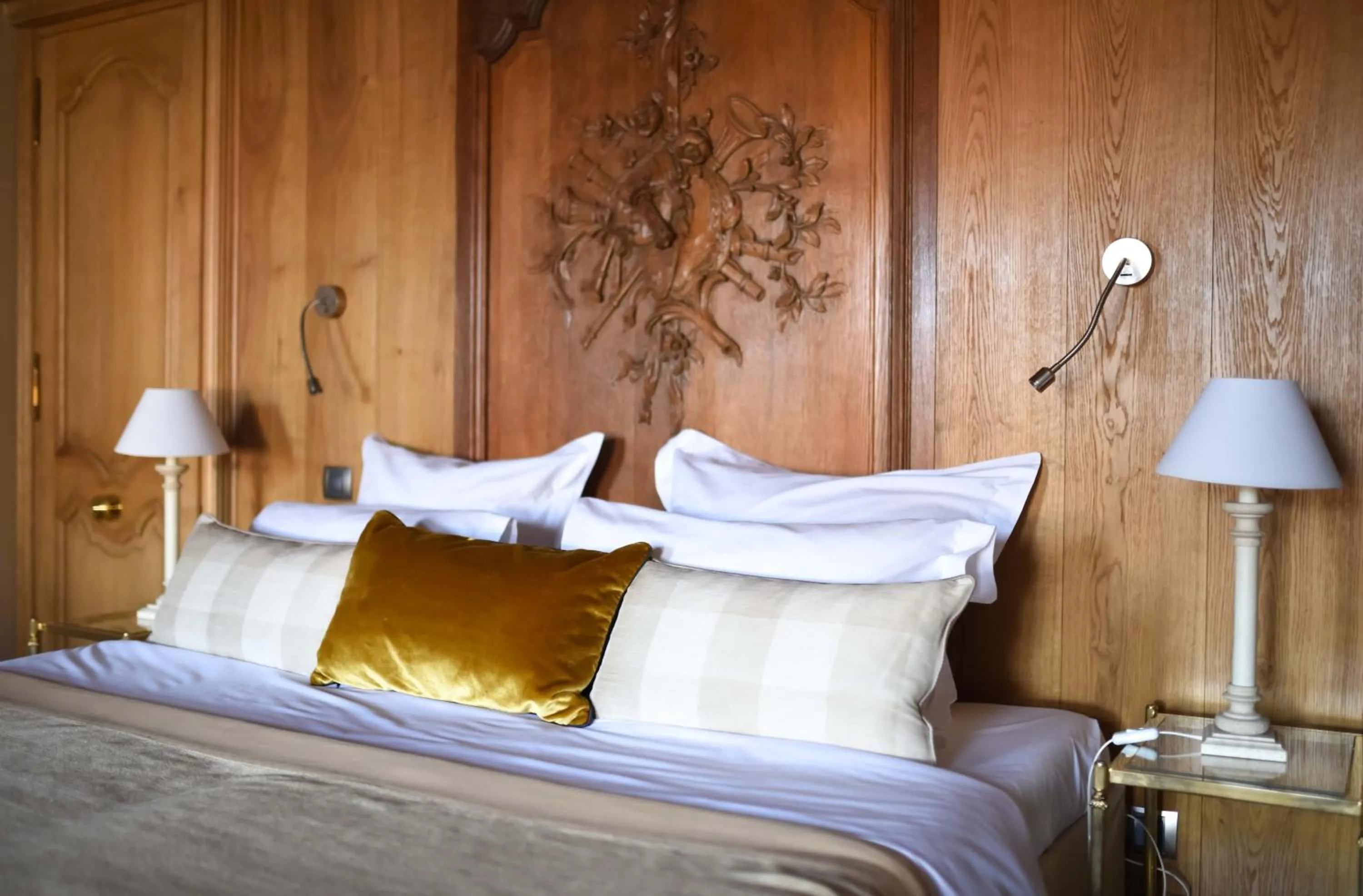 Bed in Grand Hôtel du Lion d'Or