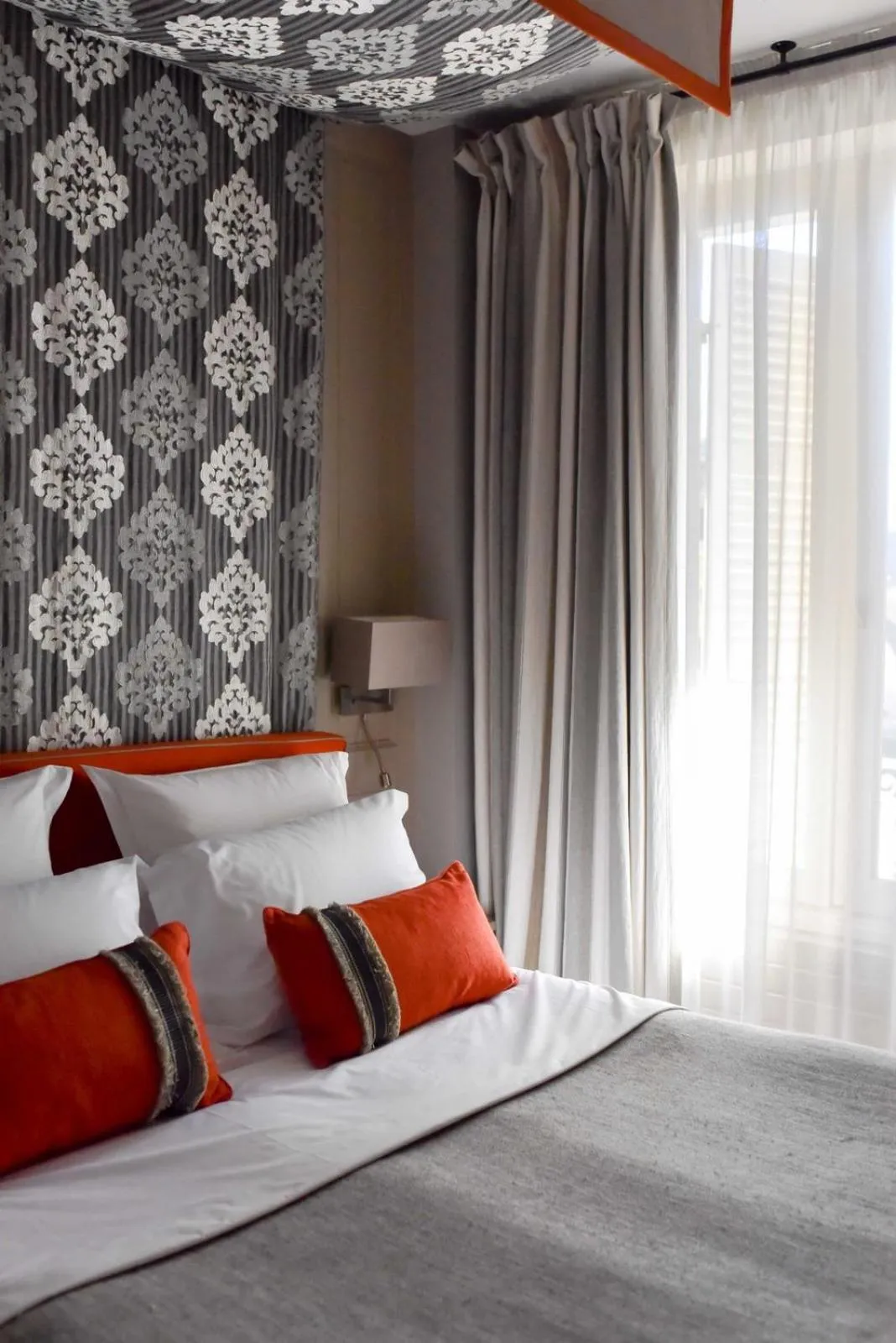 Bedroom, Bed in Grand Hôtel du Lion d'Or