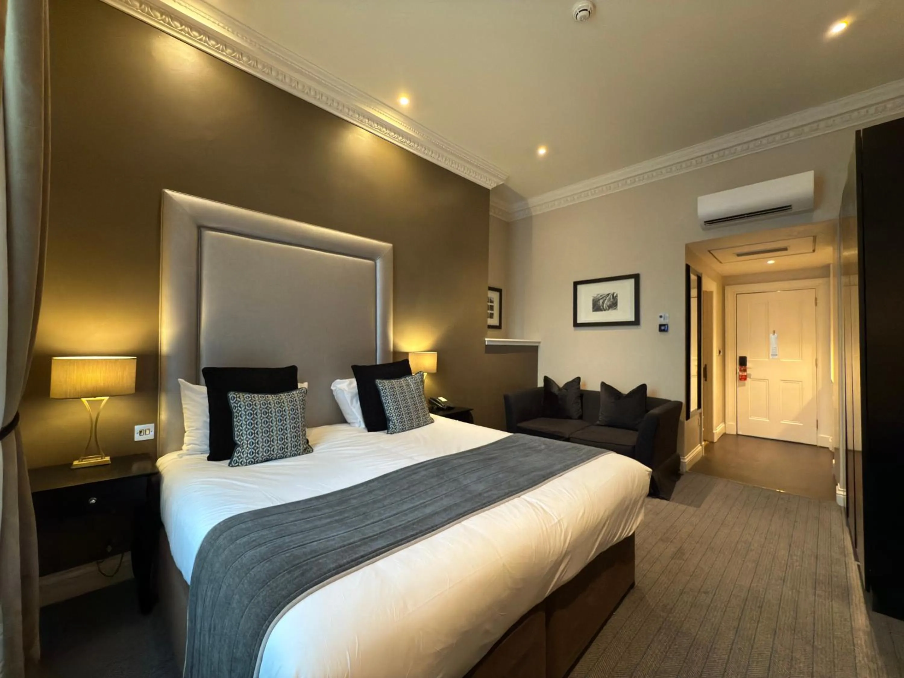 Bed in Fraser Suites Edinburgh