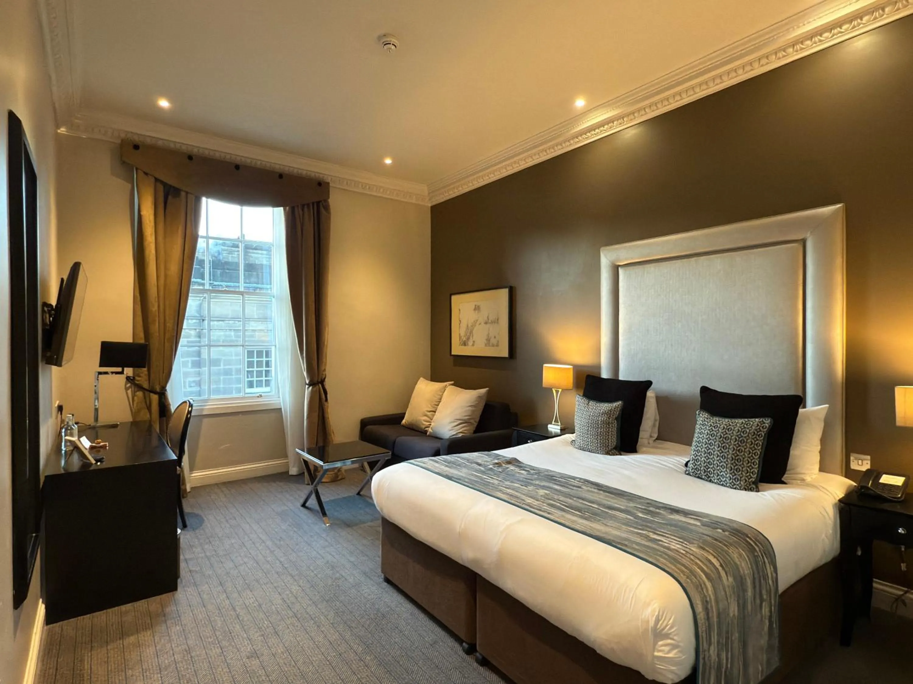 Bed in Fraser Suites Edinburgh