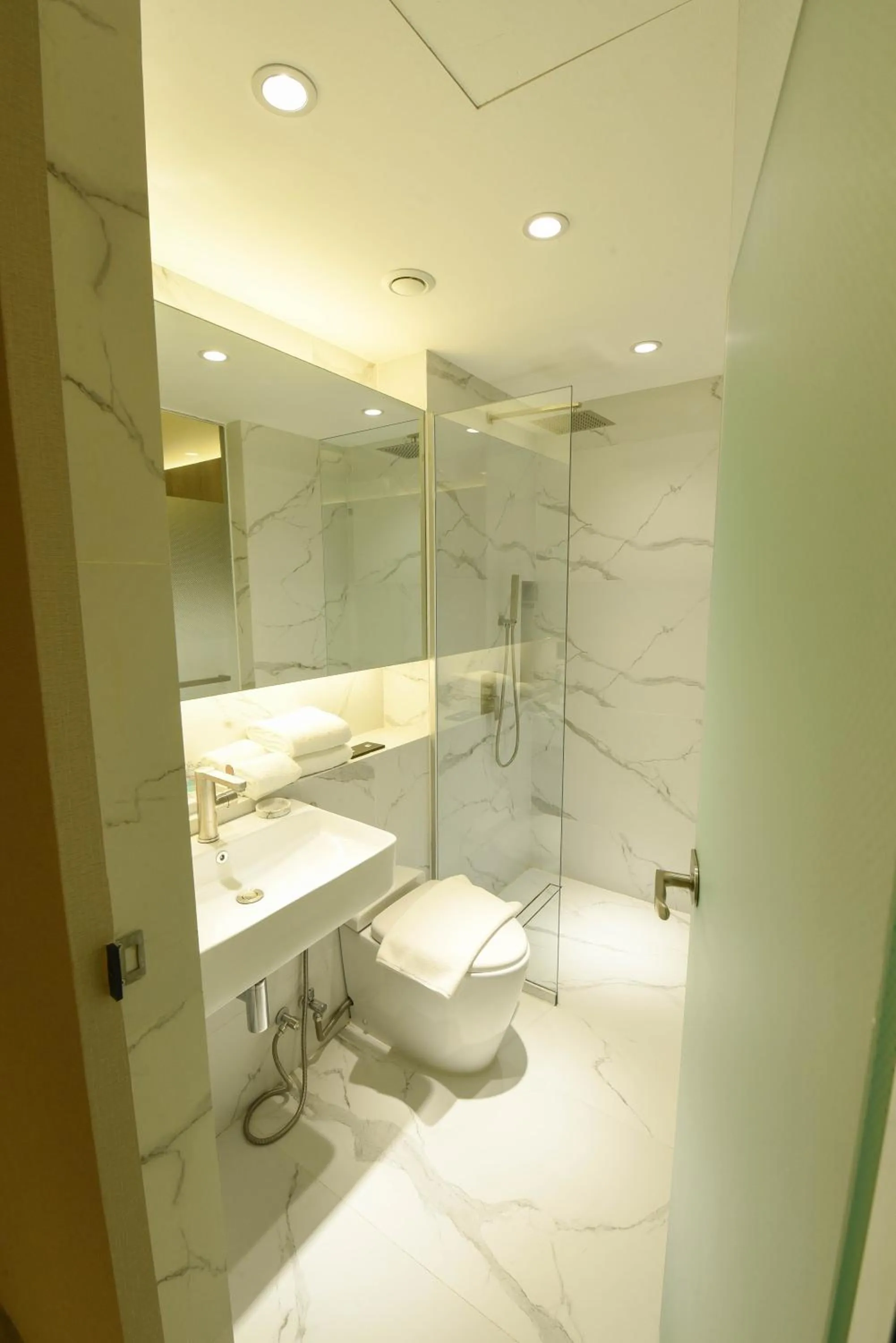 Shower in Red Hotel Cubao, Quezon City