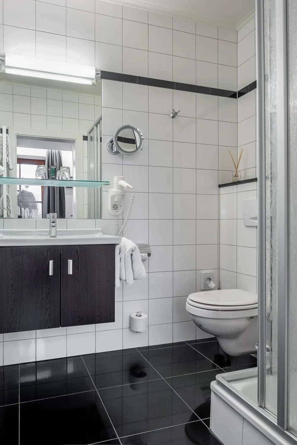 Bathroom in Hotel Neuer am See