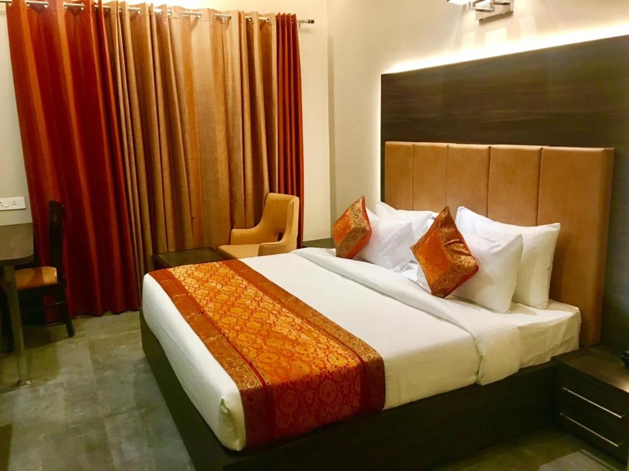 Bedroom, Bed in Hotel Abhinav International