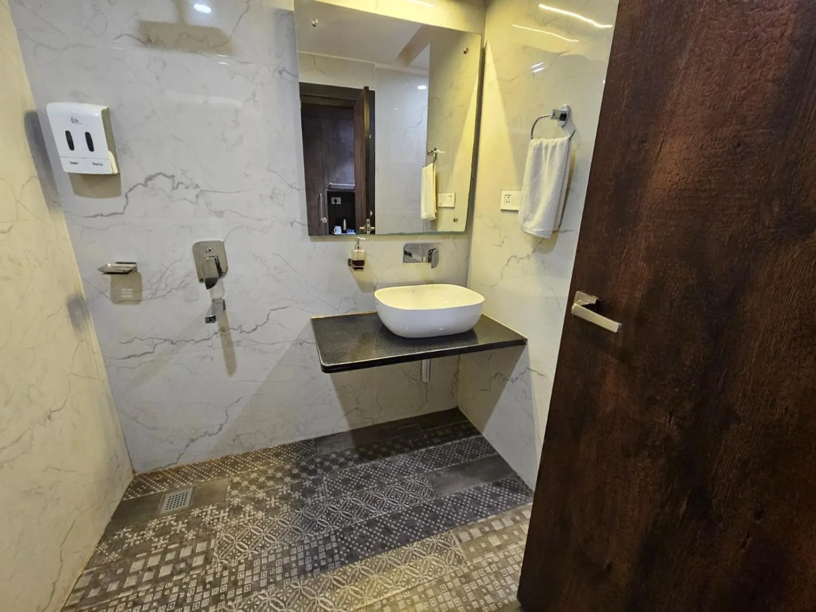 Hotel Abhinav International