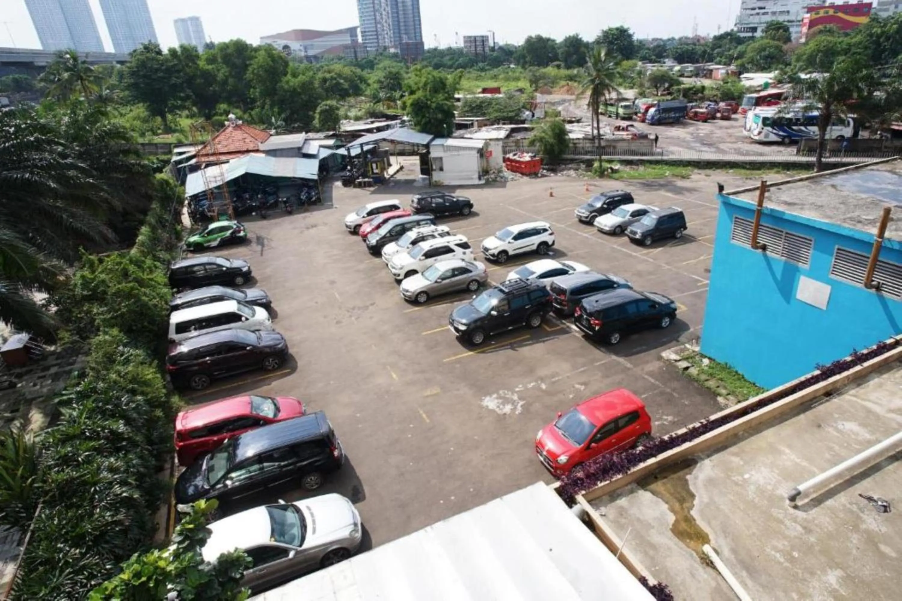 Parking in Apartemen Mutiara Bekasi by Veeroom
