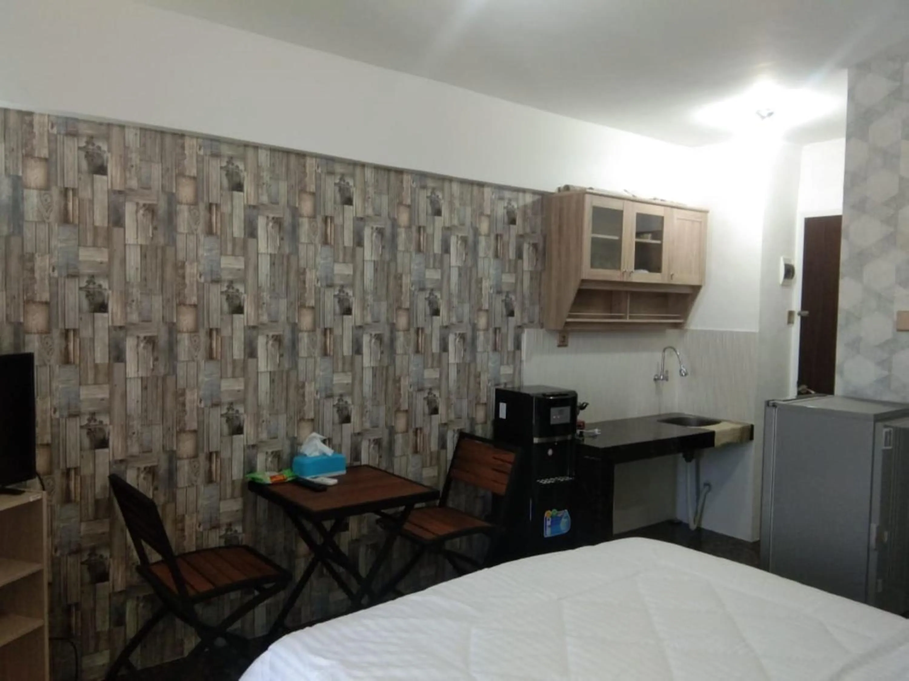 Bed in Apartemen Mutiara Bekasi by Veeroom