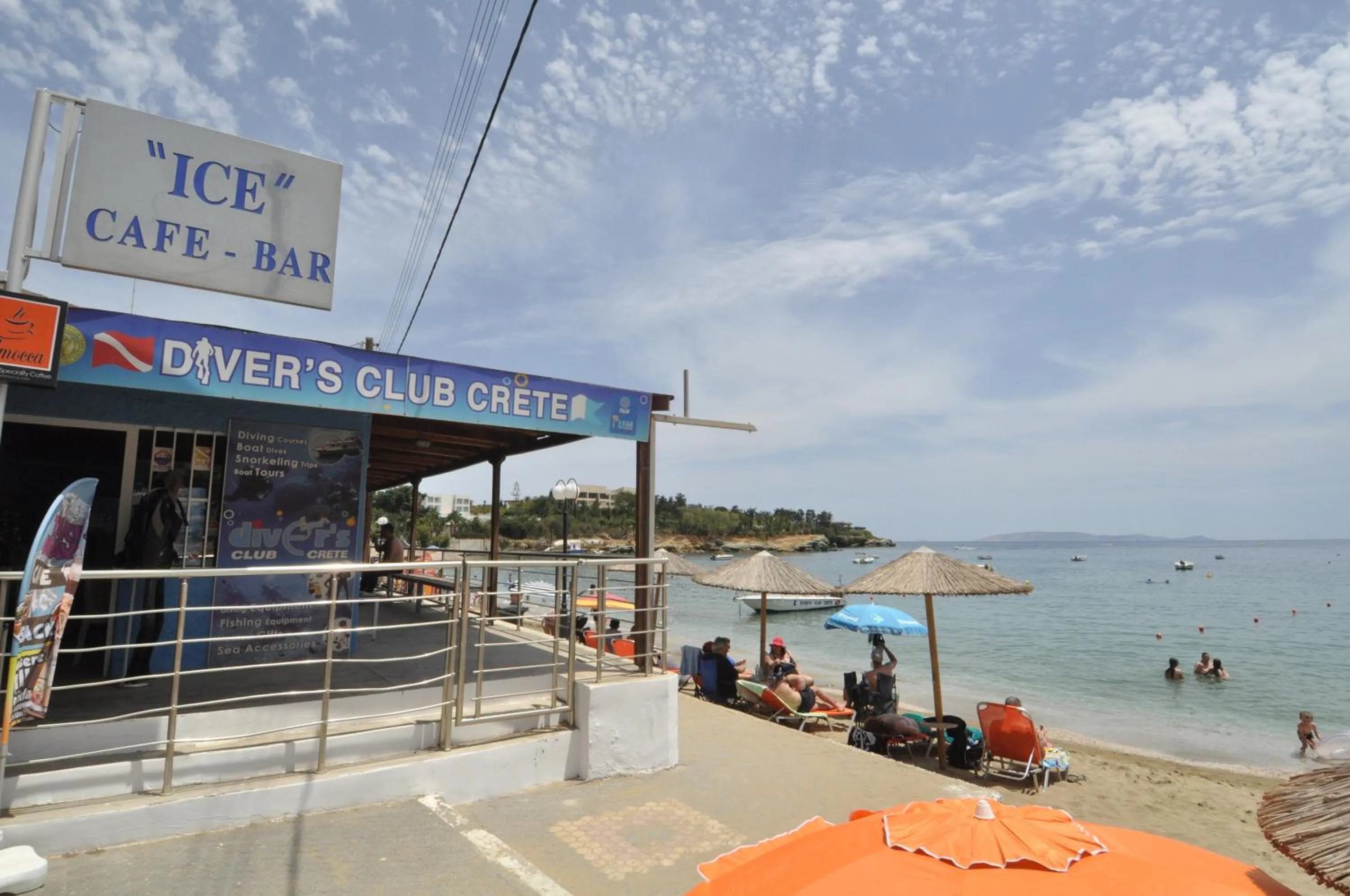 Diving in Pennystella Apartments