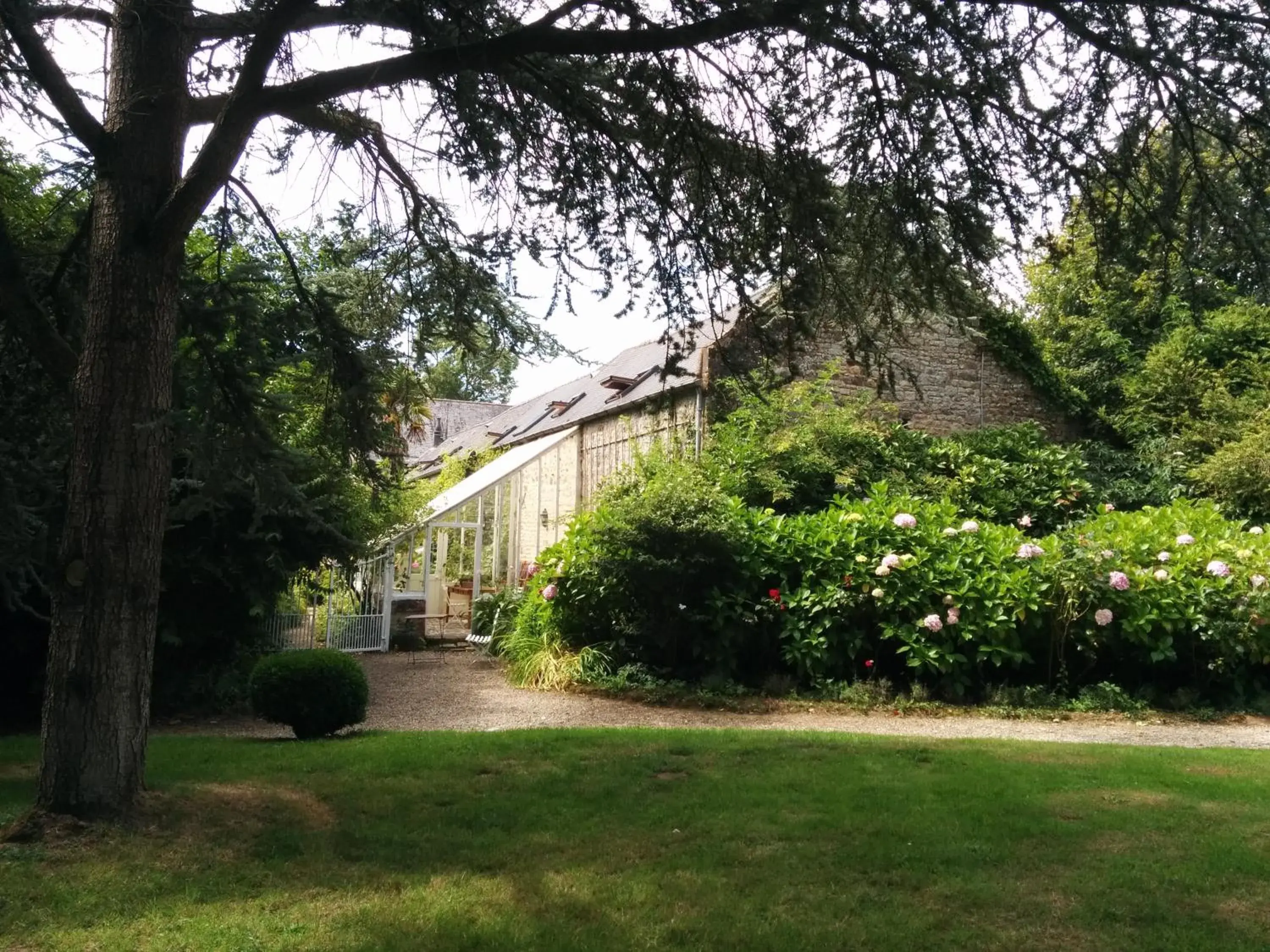 Greenhouse Cottage in Chateau de Flottemanville Greenhouse Cottage in Chateau de Flottemanville