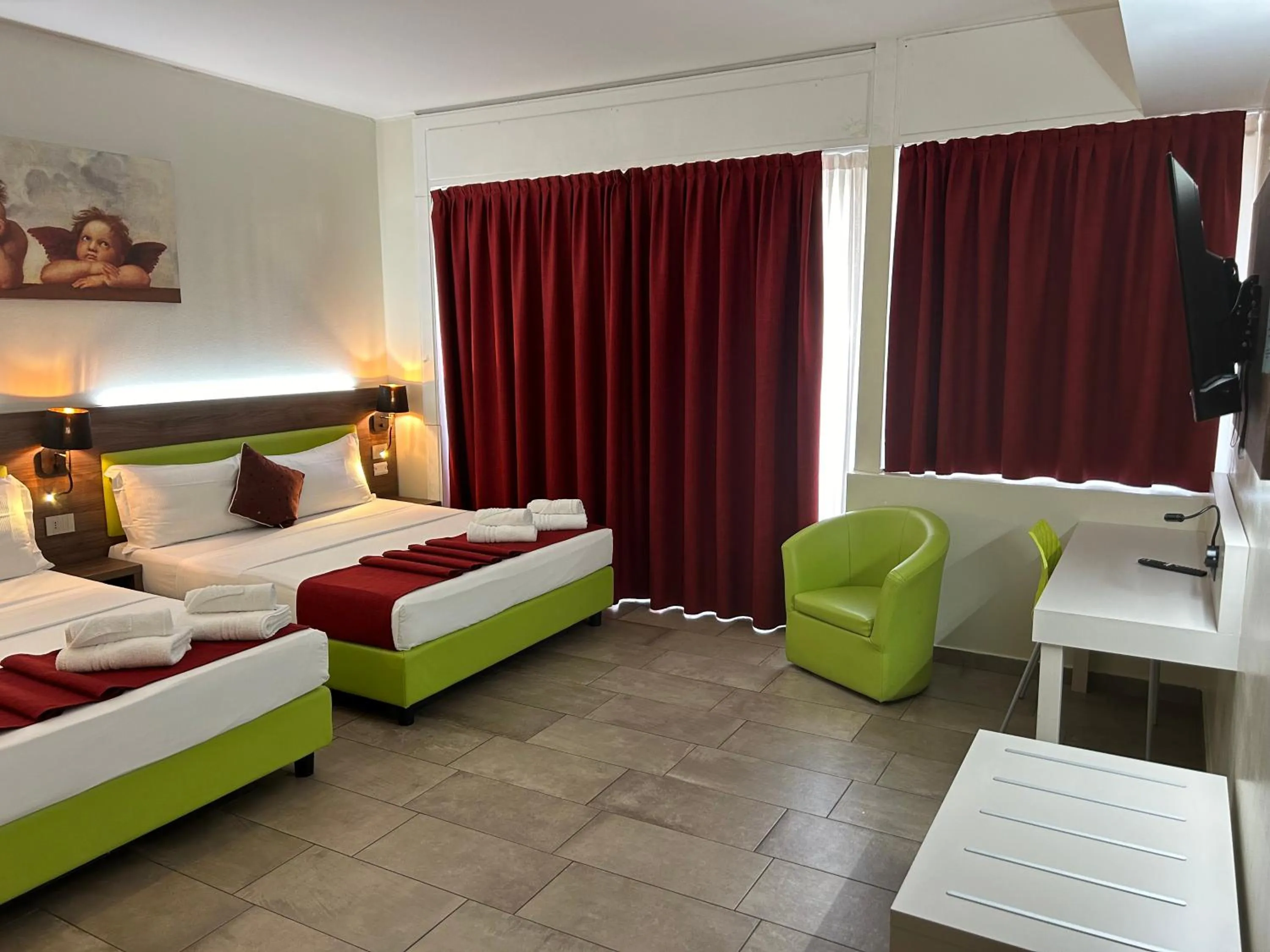 Photo of the whole room, Bed in Hotel Stradivari