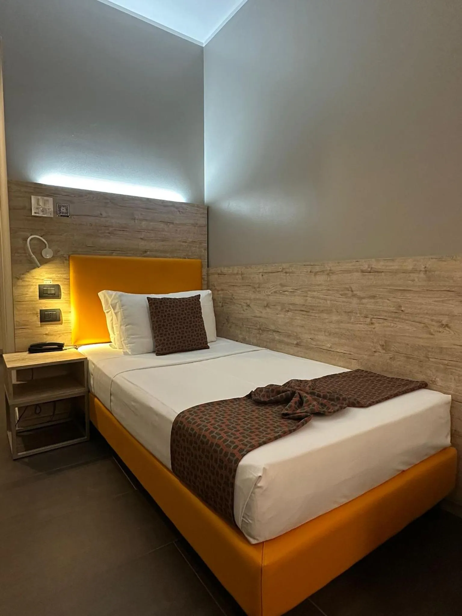 Photo of the whole room, Bed in Hotel Stradivari