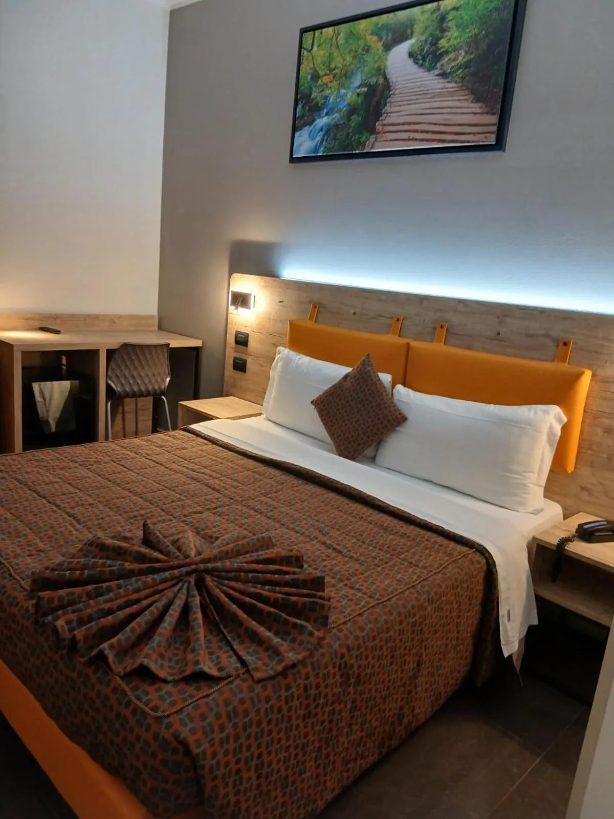 Photo of the whole room, Bed in Hotel Stradivari