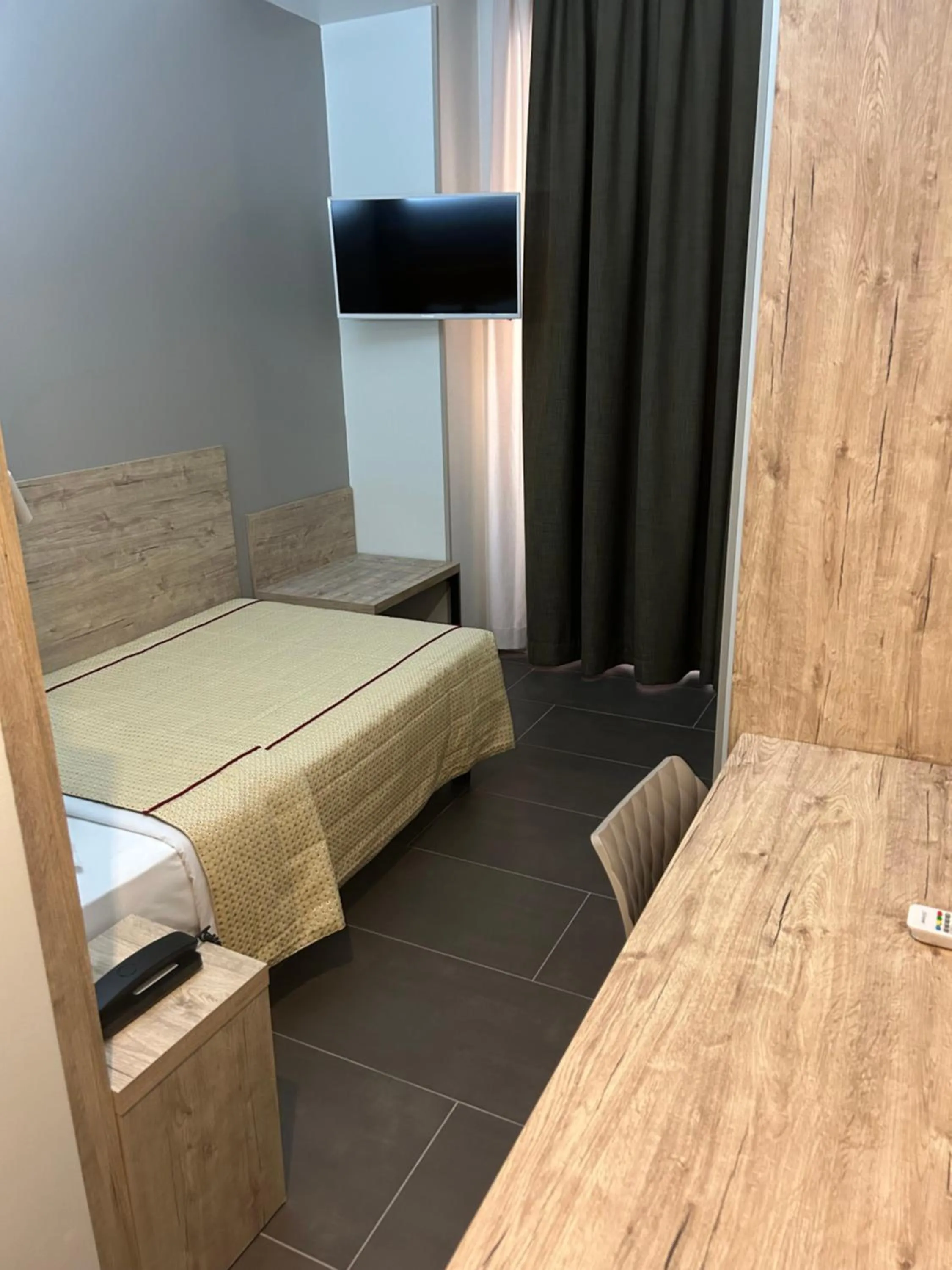 Photo of the whole room, Bed in Hotel Stradivari