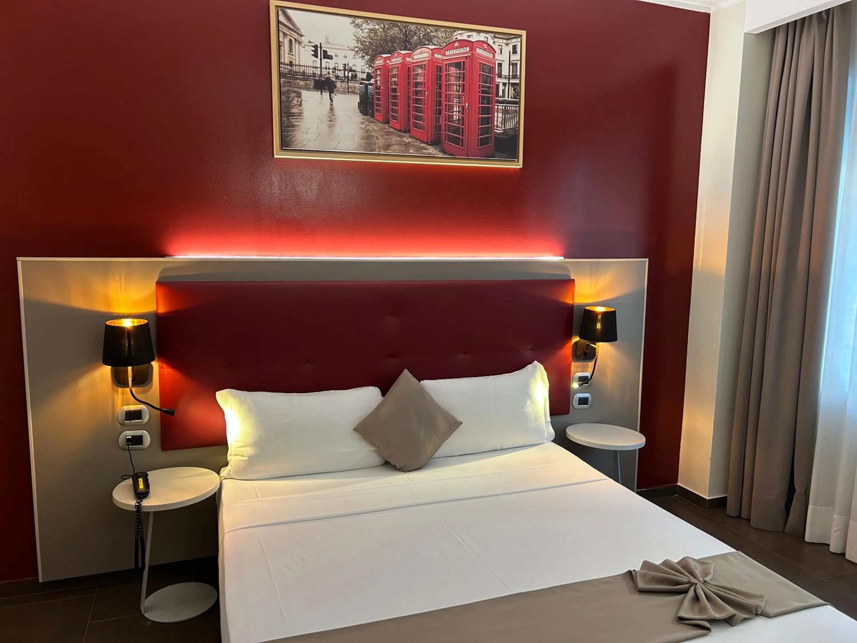 Photo of the whole room, Bed in Hotel Stradivari