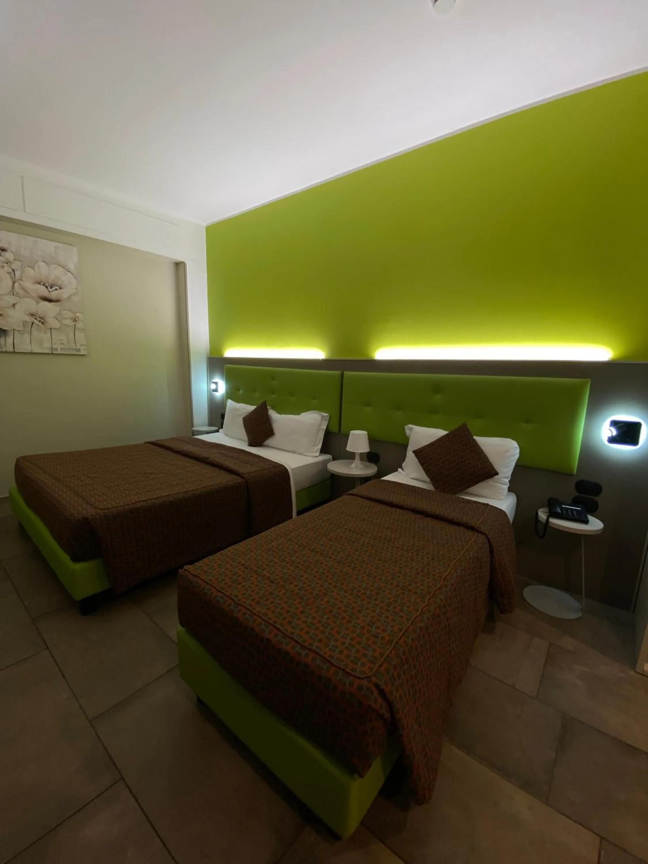 Photo of the whole room, Bed in Hotel Stradivari