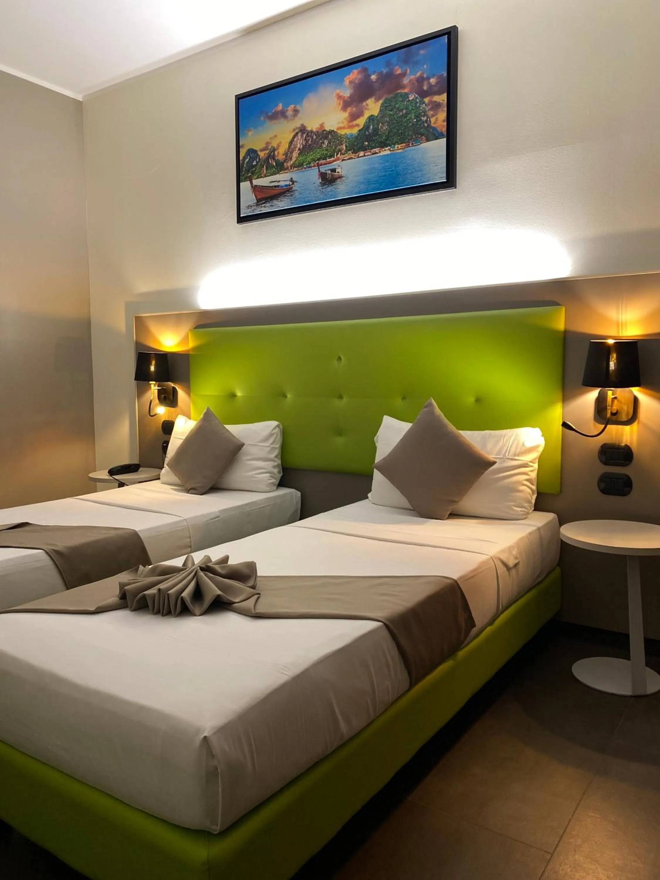 Photo of the whole room, Bed in Hotel Stradivari