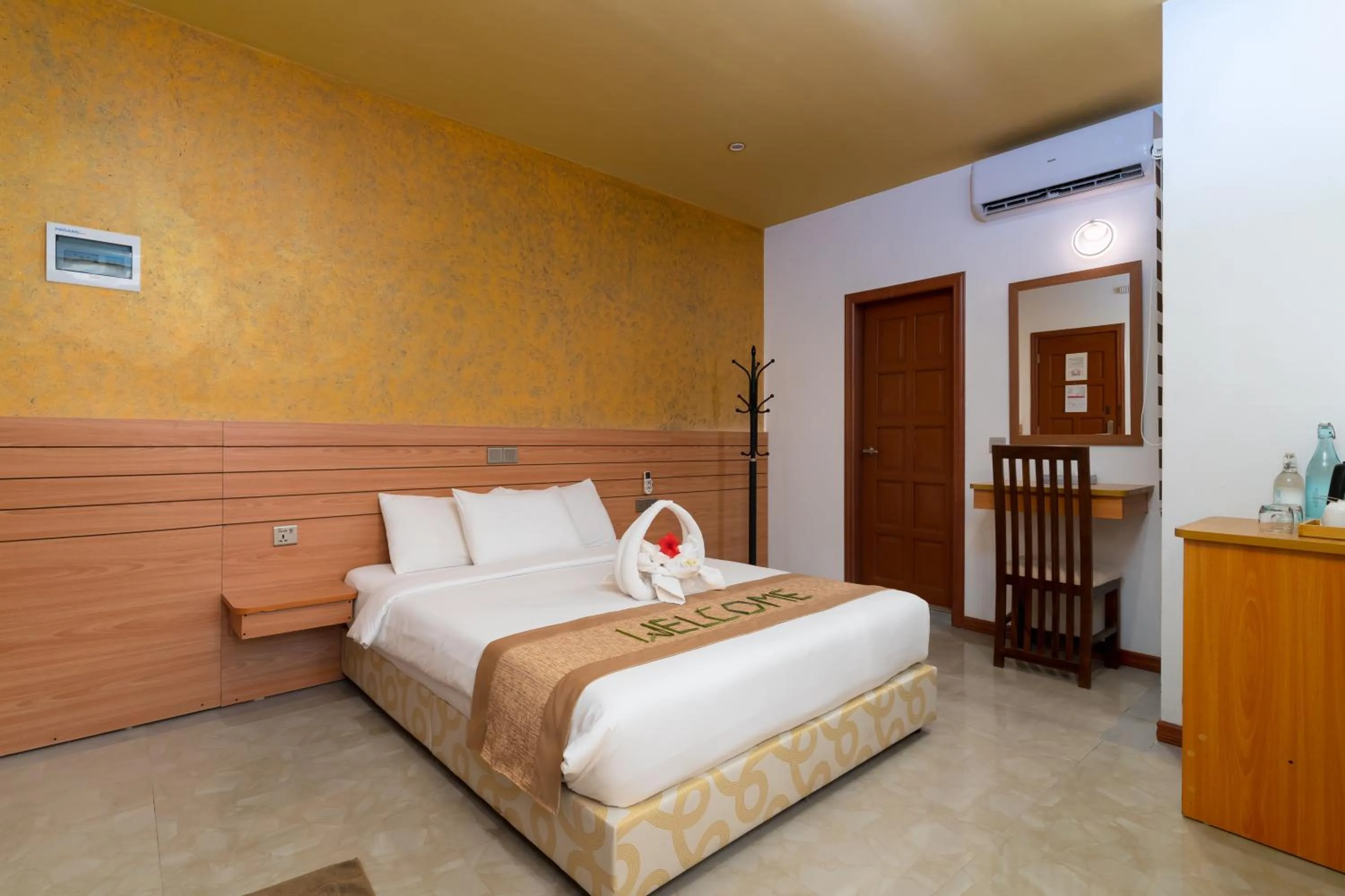 Bed in Nala Veli Beach & Spa