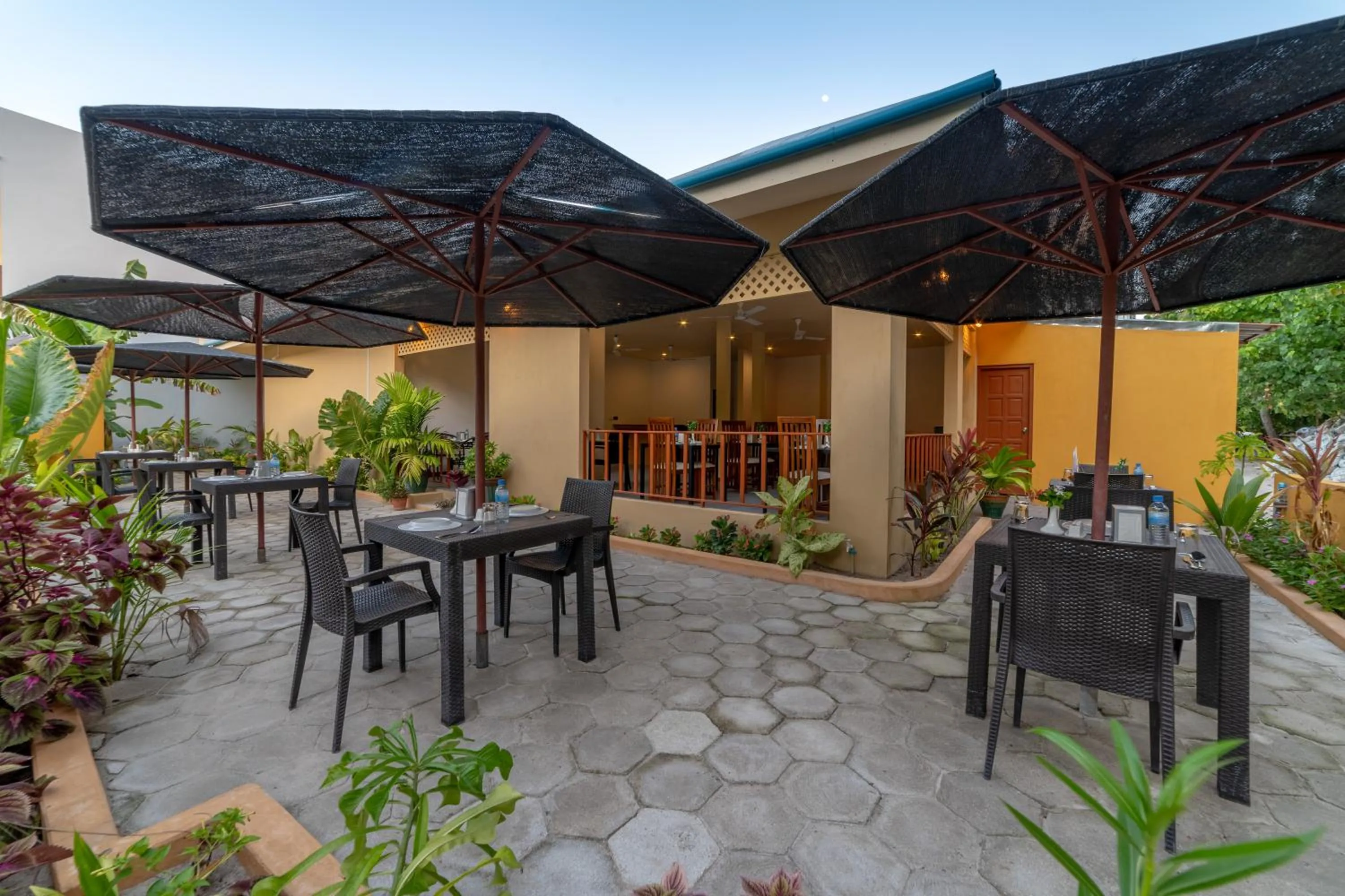 Restaurant/places to eat in Nala Veli Beach & Spa