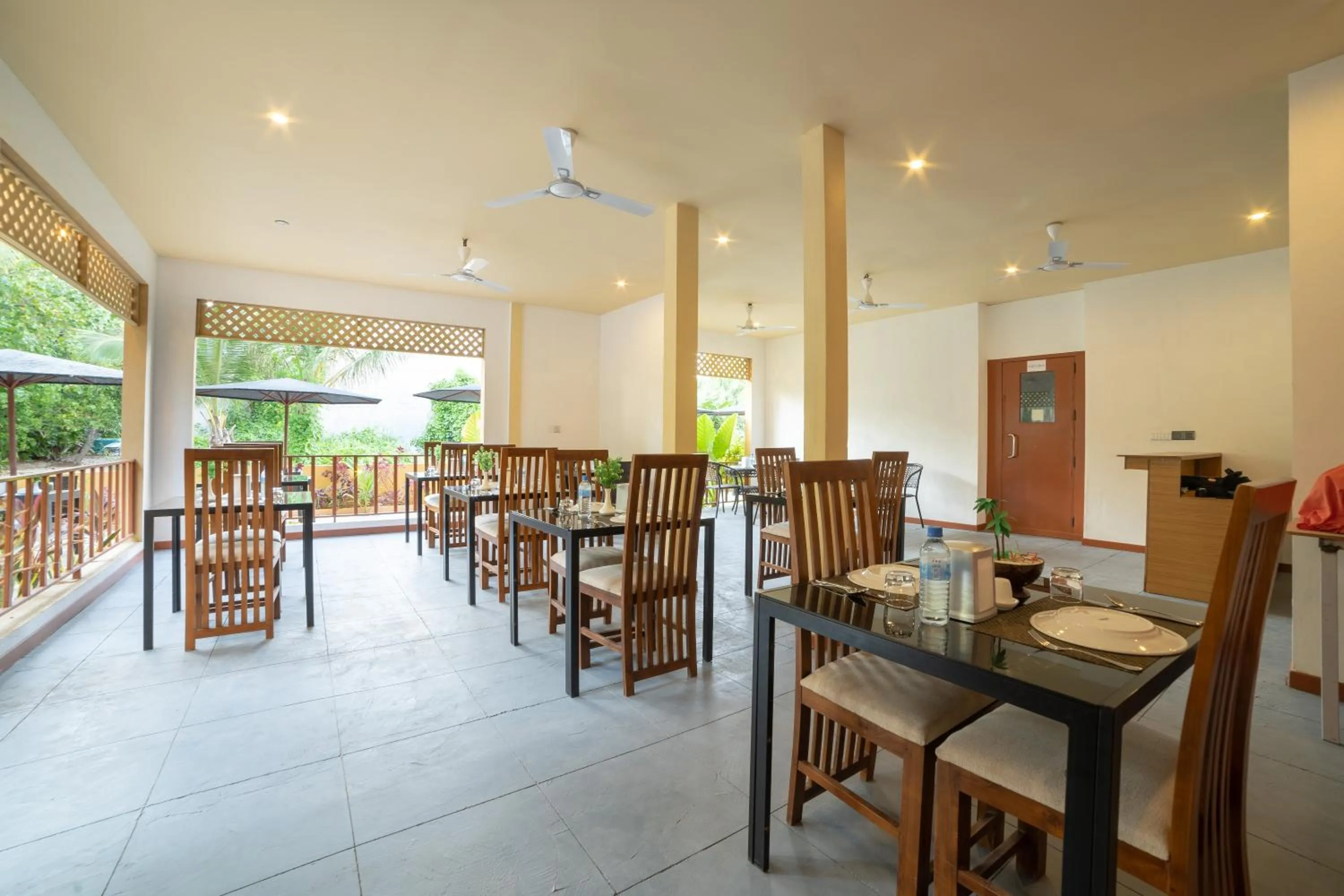 Restaurant/places to eat in Nala Veli Beach & Spa