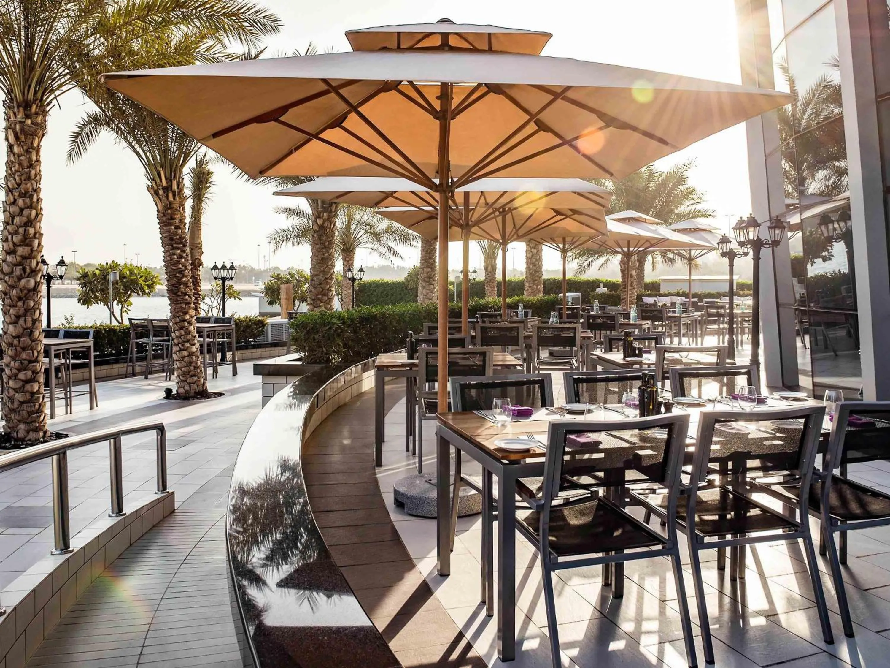 Restaurant/places to eat in Ibis Abu Dhabi Gate