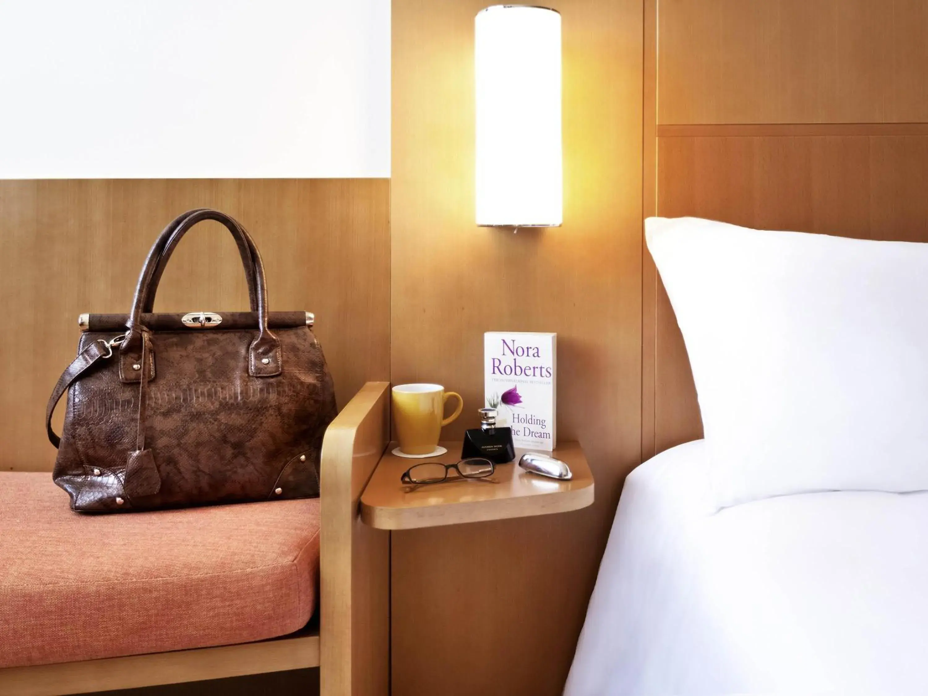 Standard Twin Room in Ibis Abu Dhabi Gate Standard Twin Room in Ibis Abu Dhabi Gate