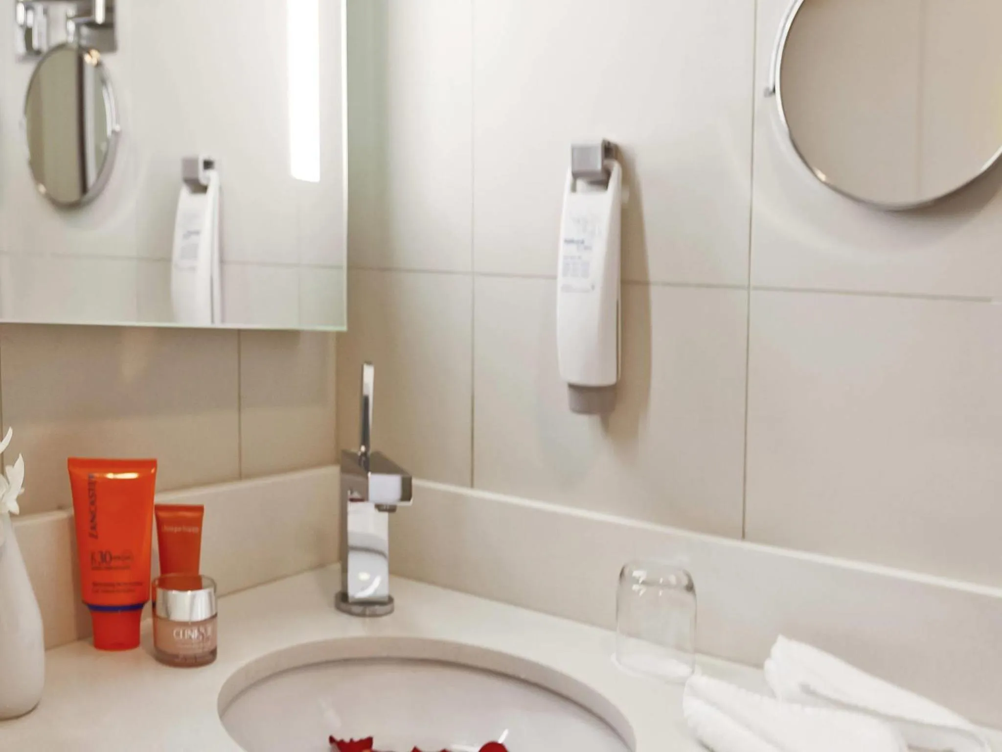 Standard Double Room in Ibis Abu Dhabi Gate