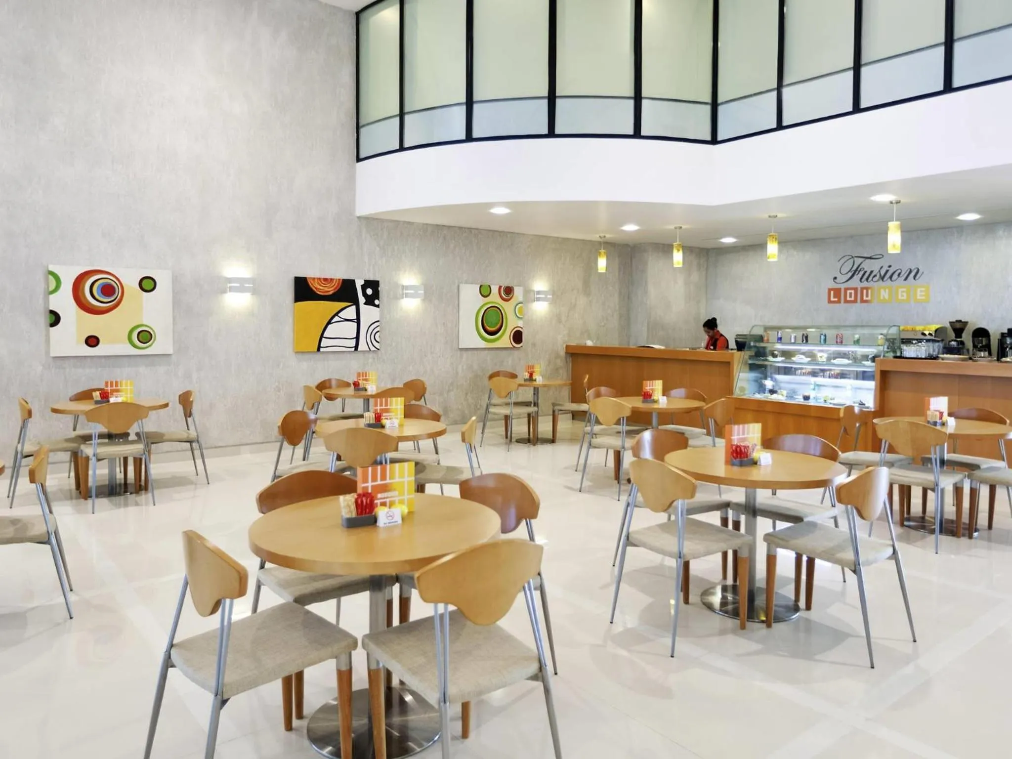 Restaurant/places to eat in Ibis Abu Dhabi Gate