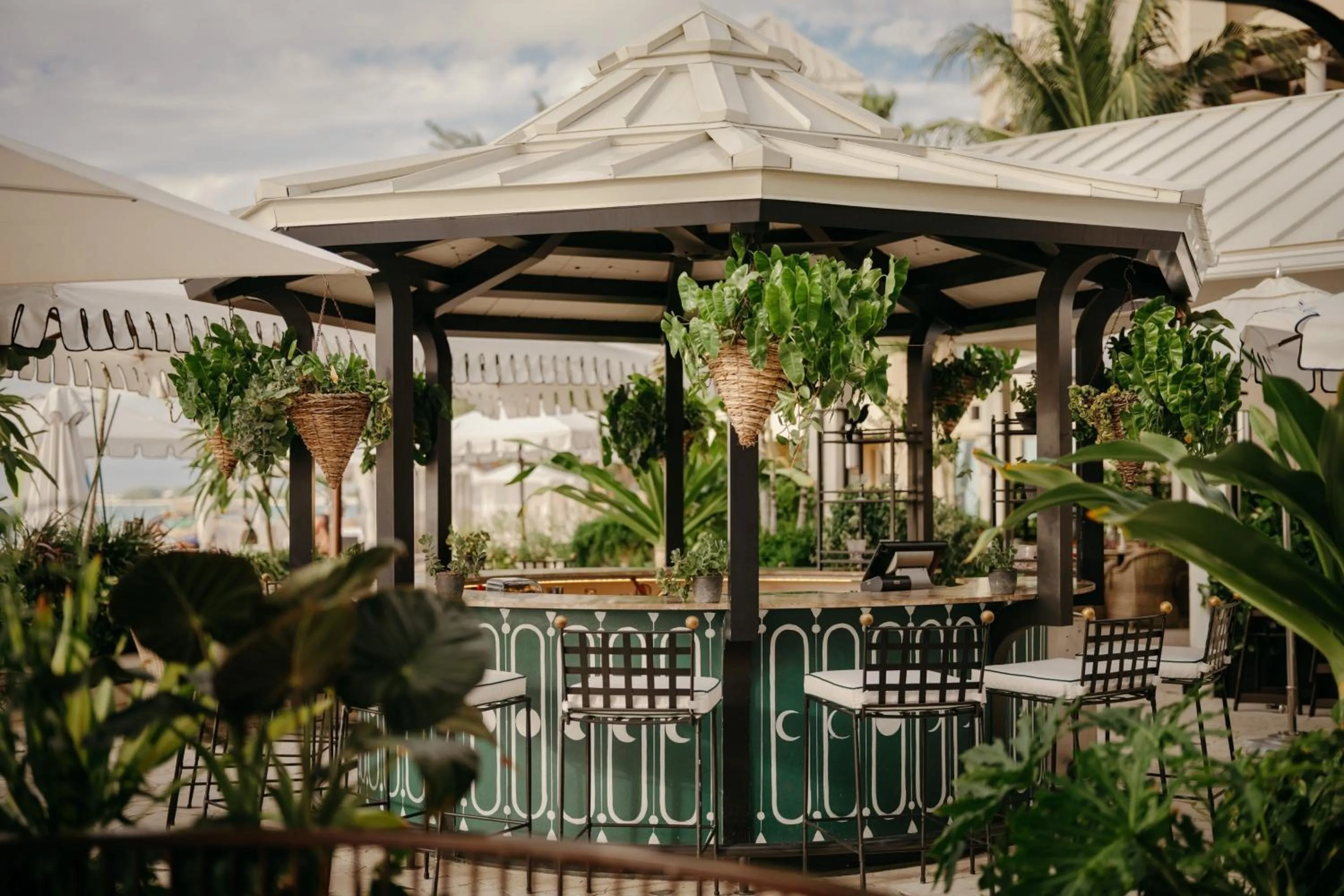 Lounge or bar in The Ritz-Carlton, Grand Cayman
